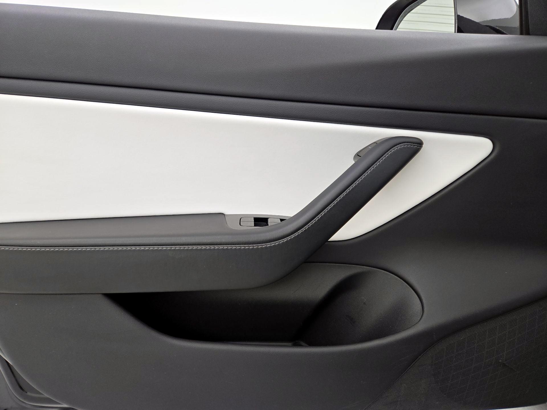 Thumbnail: 2019 Tesla Model 3 - 12