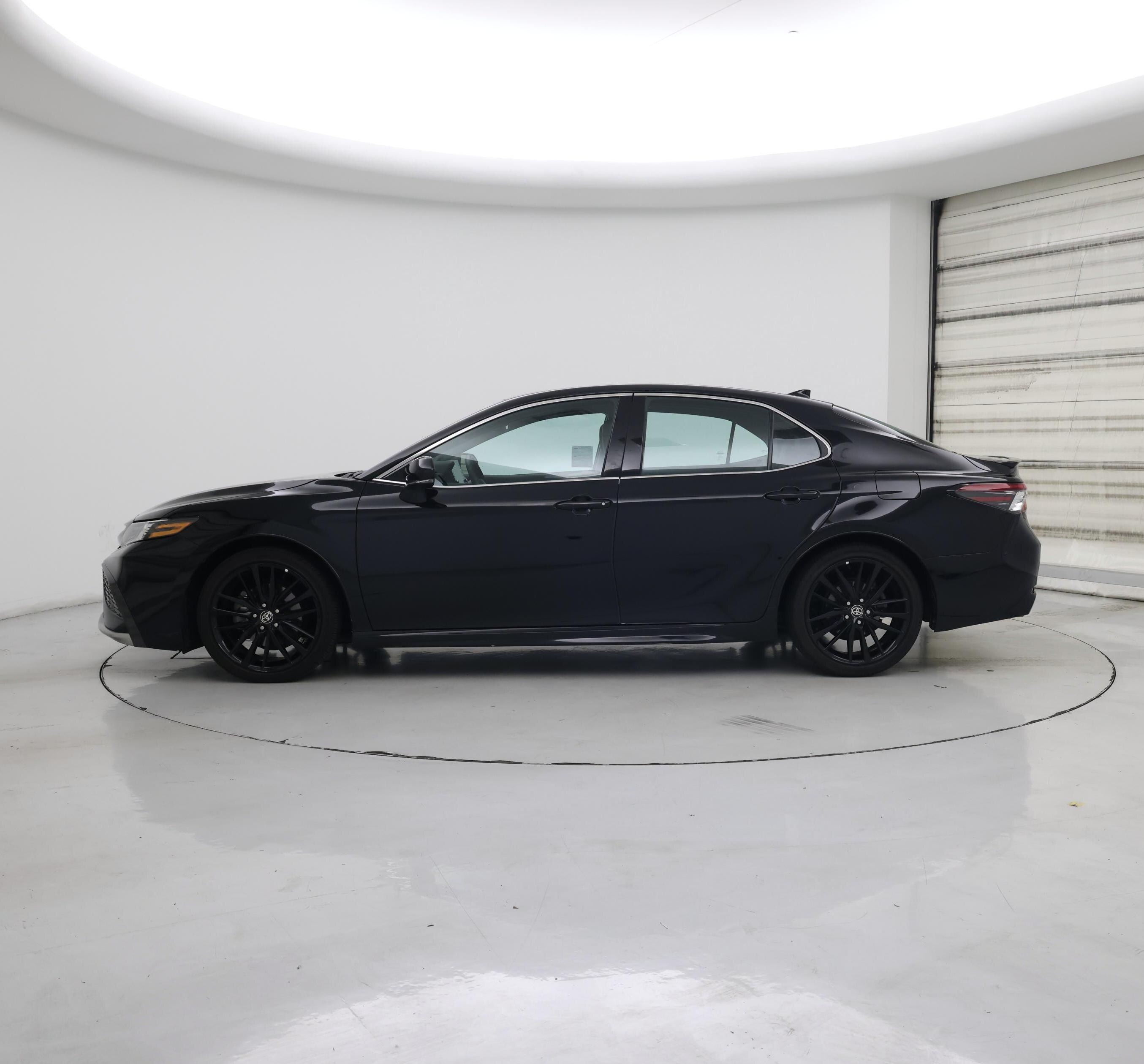 Thumbnail: 2021 Toyota Camry - 3