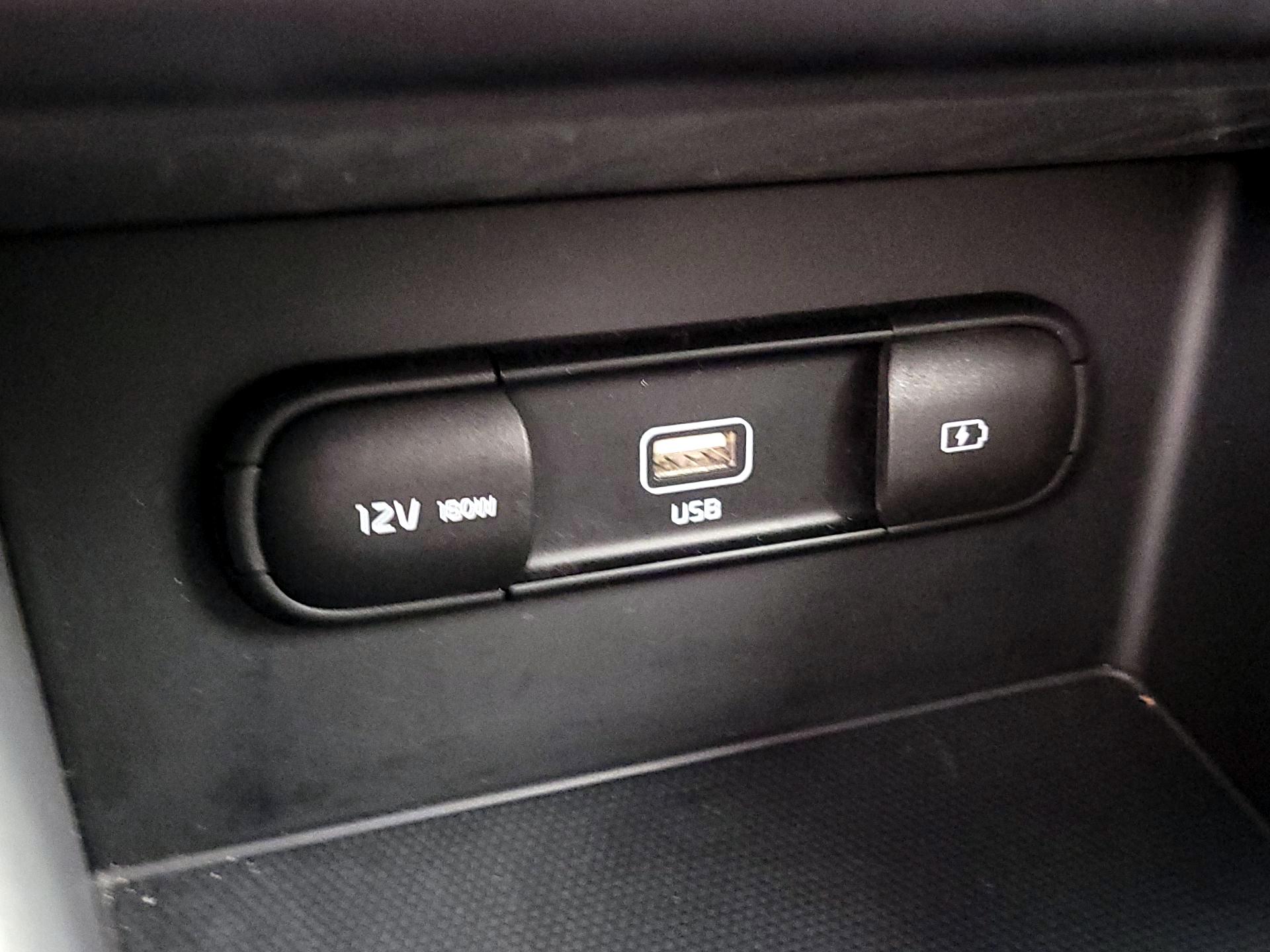 Thumbnail: 2021 Kia Niro - 18