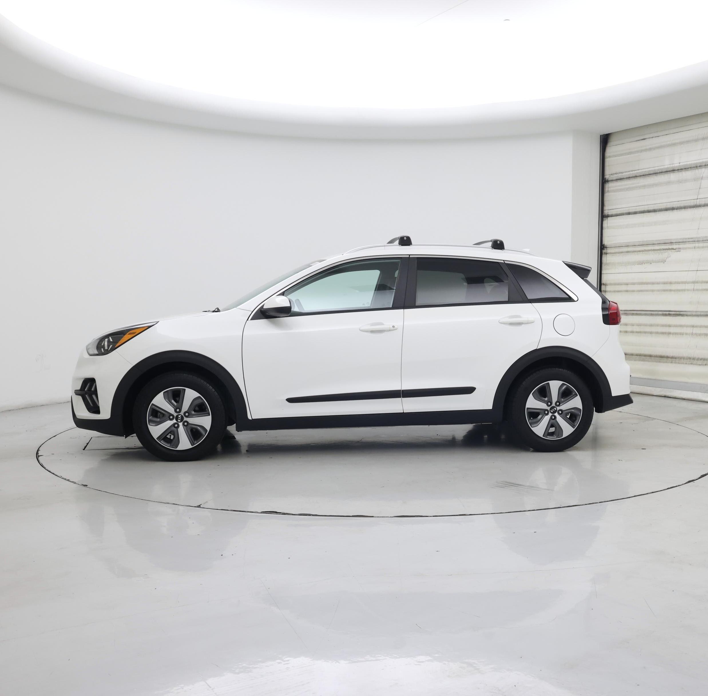 Thumbnail: 2021 Kia Niro - 3