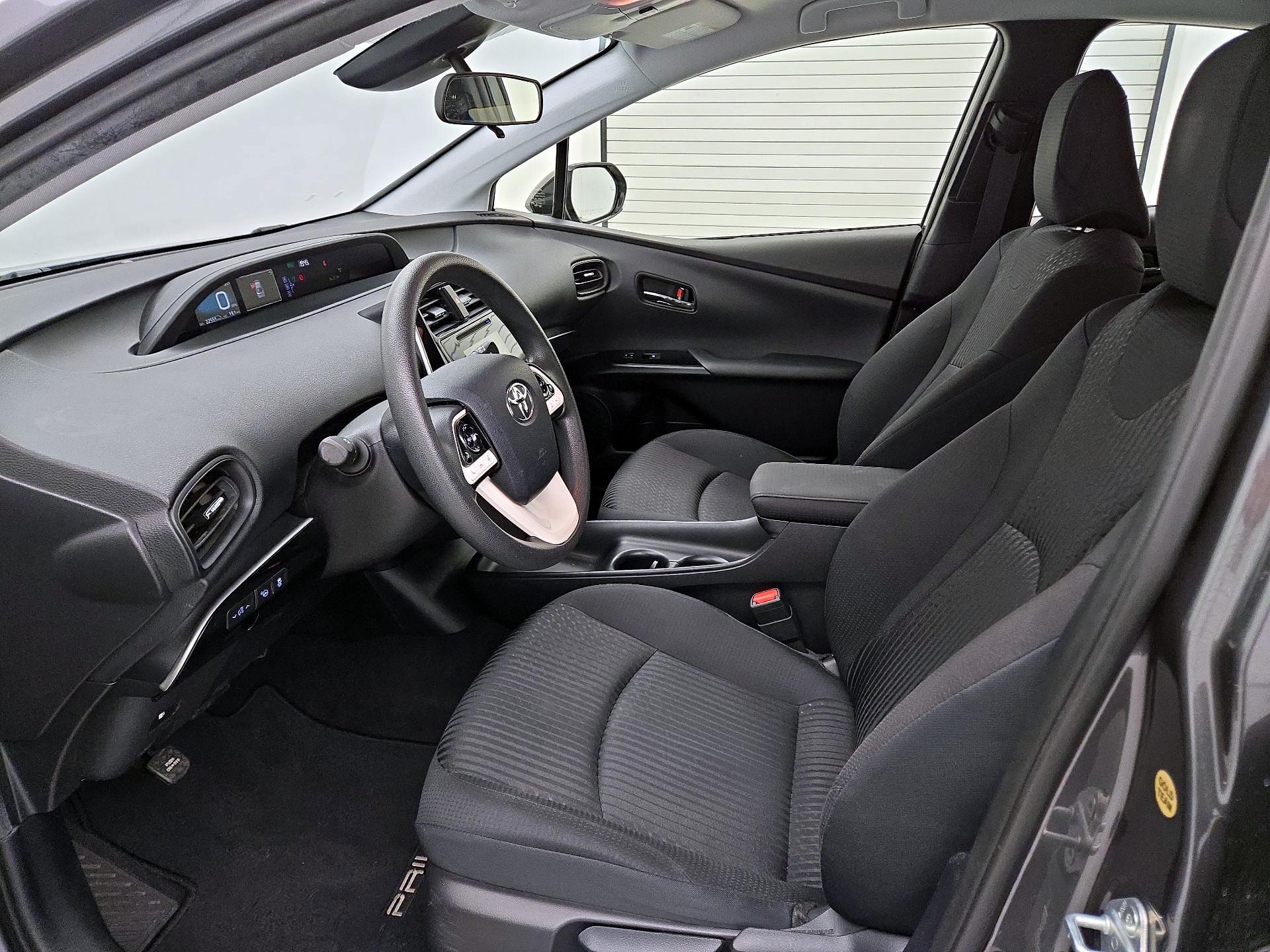 Thumbnail: 2018 Toyota Prius - 11