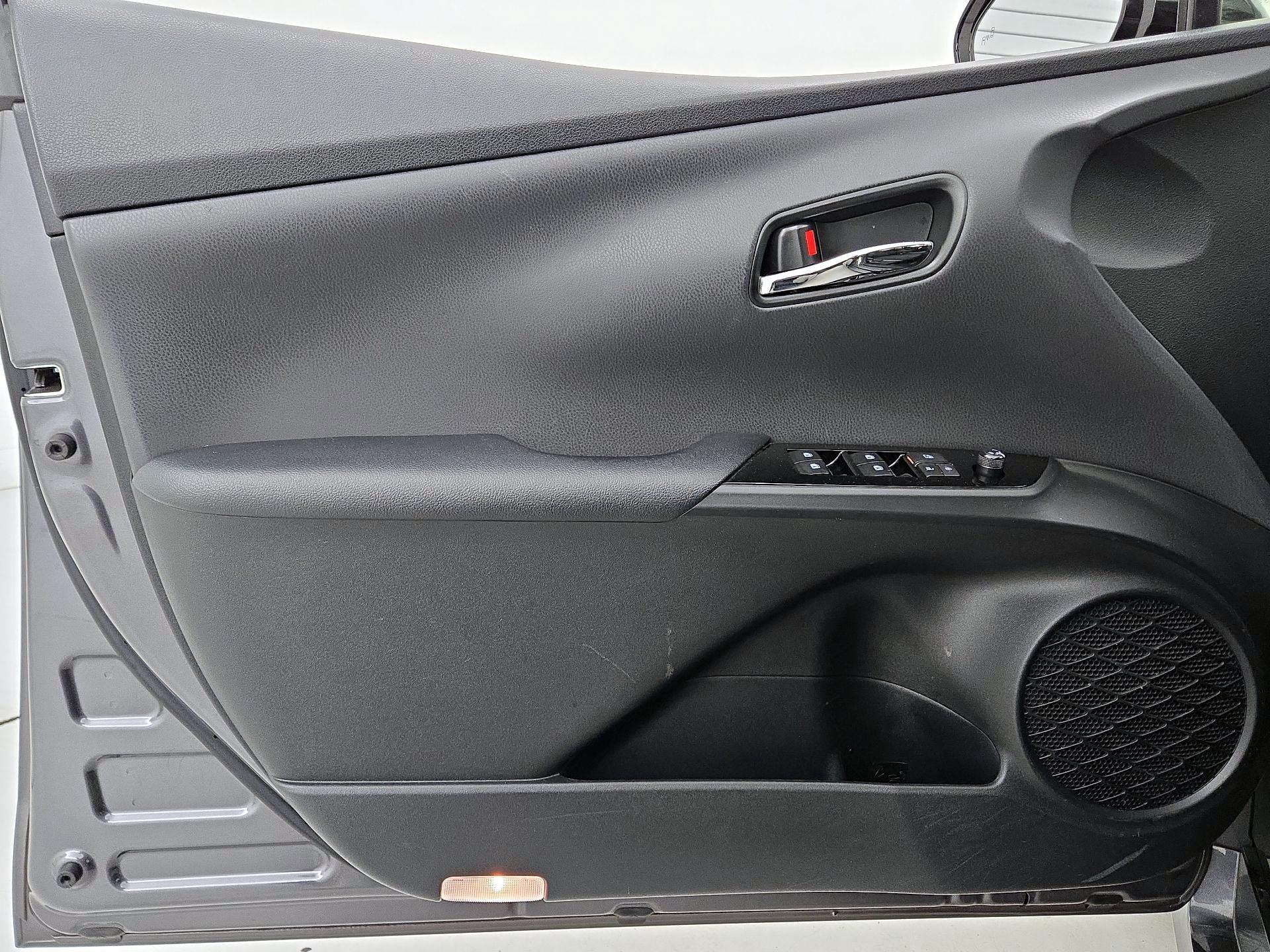 Thumbnail: 2018 Toyota Prius - 12