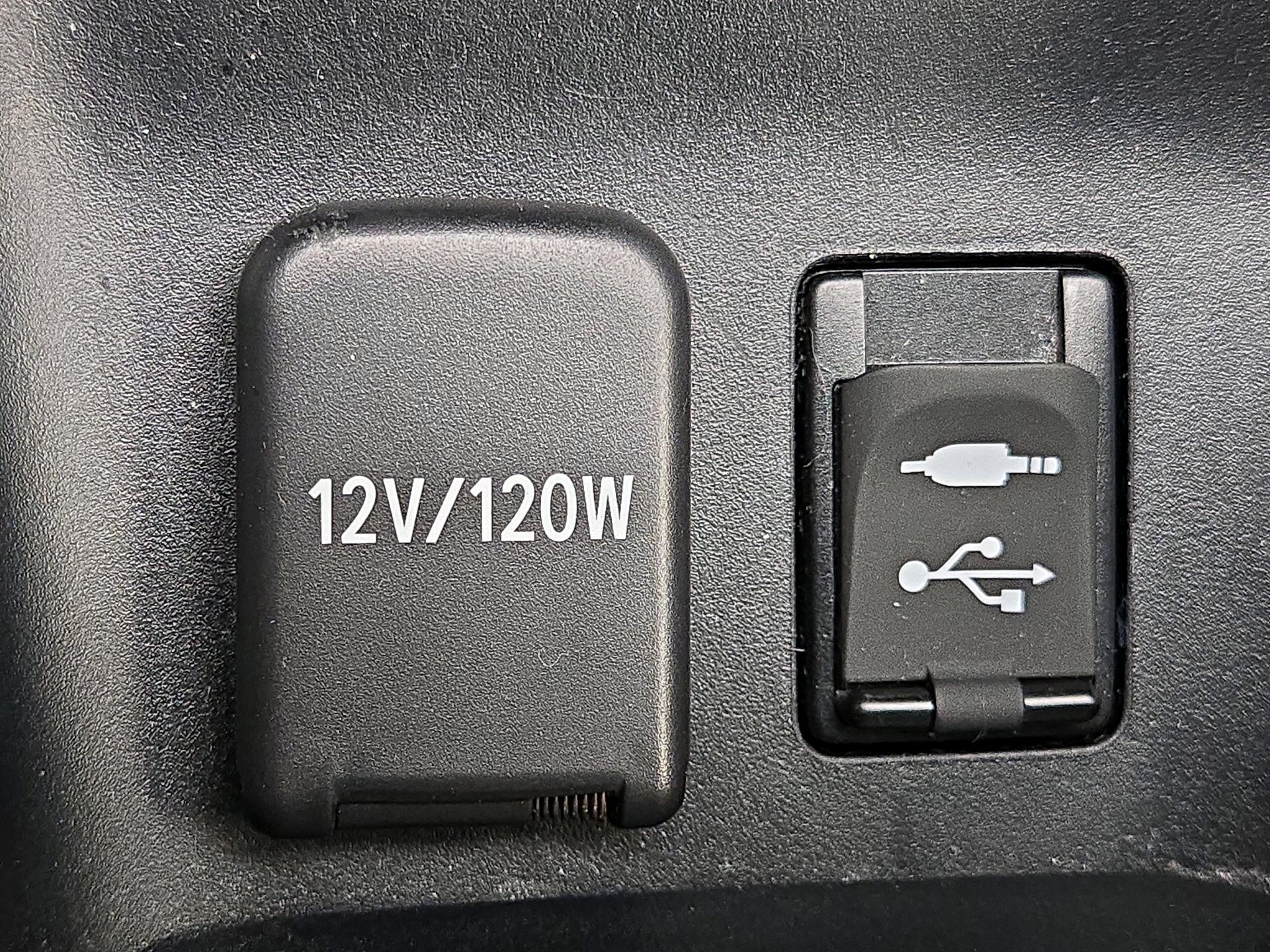 Thumbnail: 2018 Toyota Prius - 18