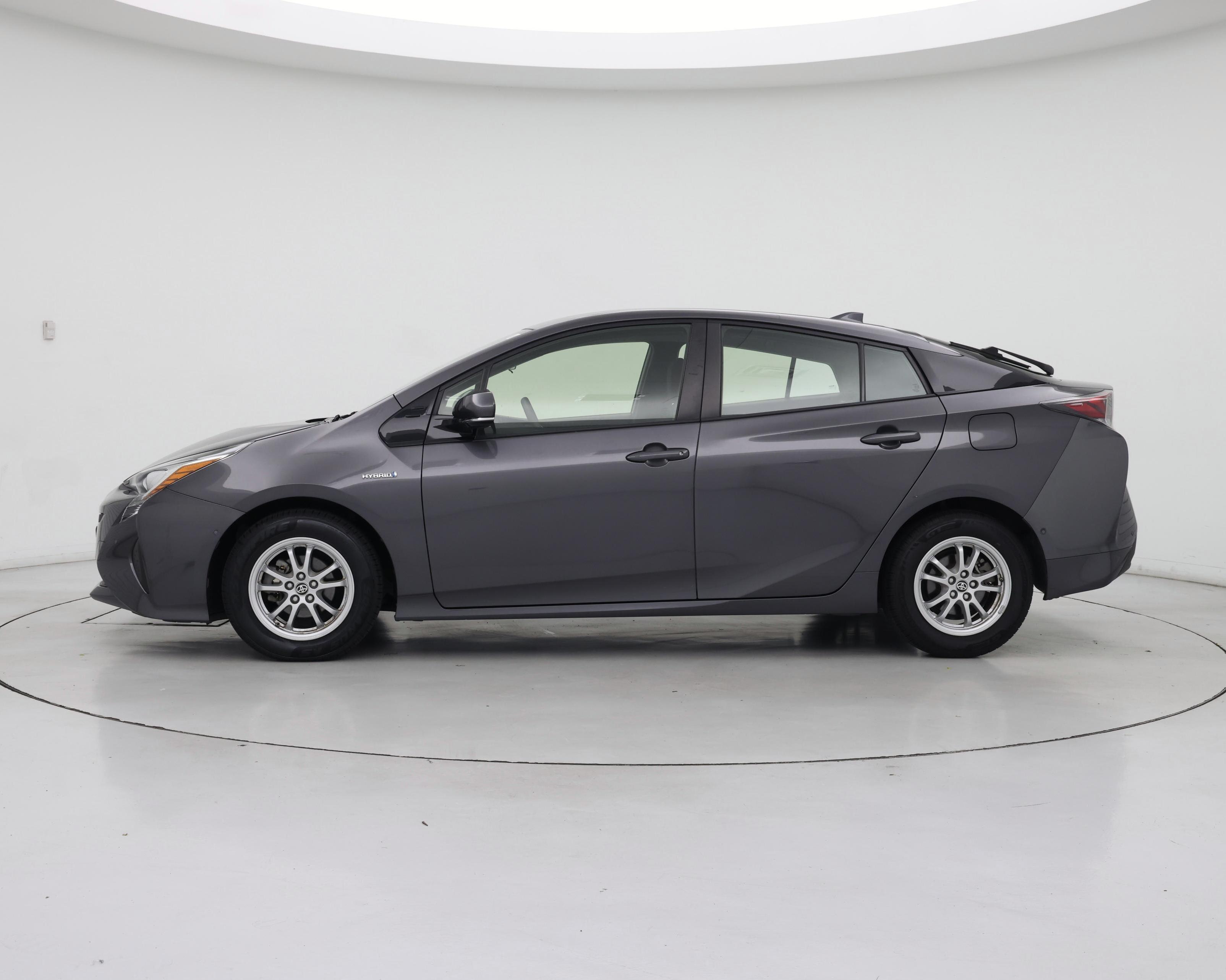 Thumbnail: 2018 Toyota Prius - 3