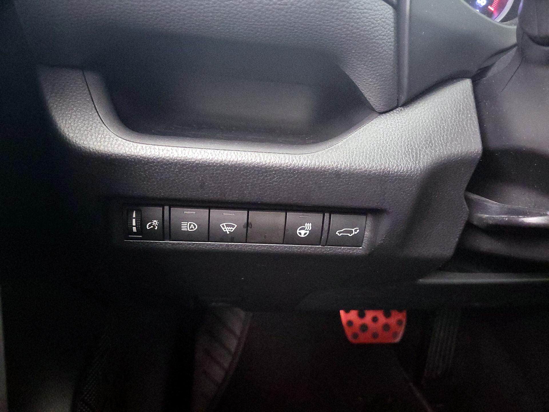 Thumbnail: 2021 Toyota RAV4 - 13
