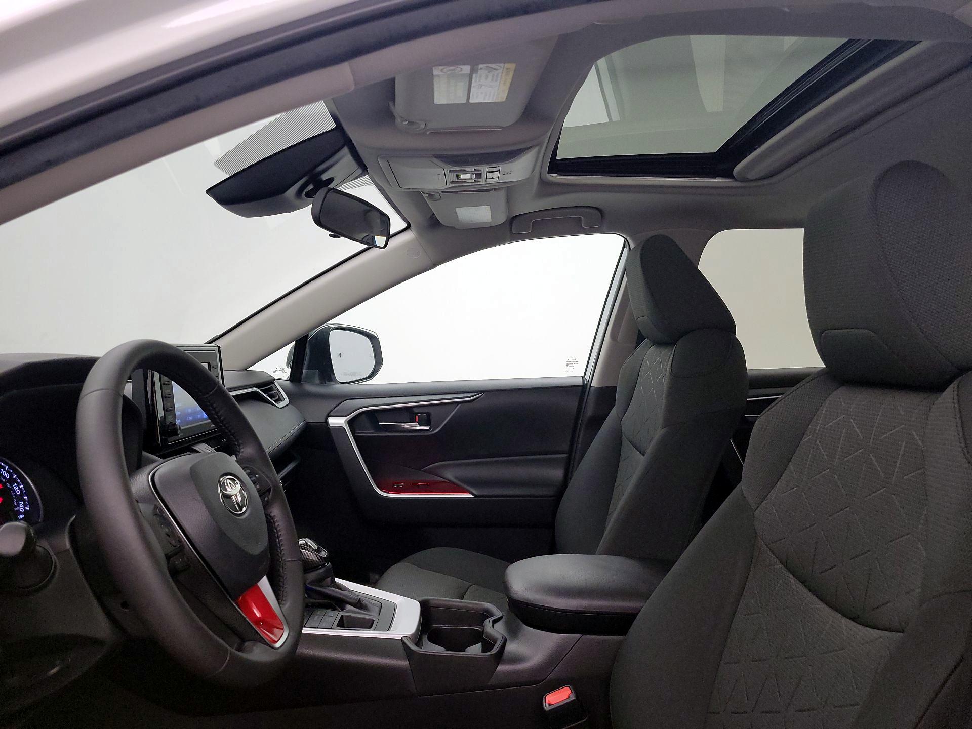 Thumbnail: 2021 Toyota RAV4 - 19