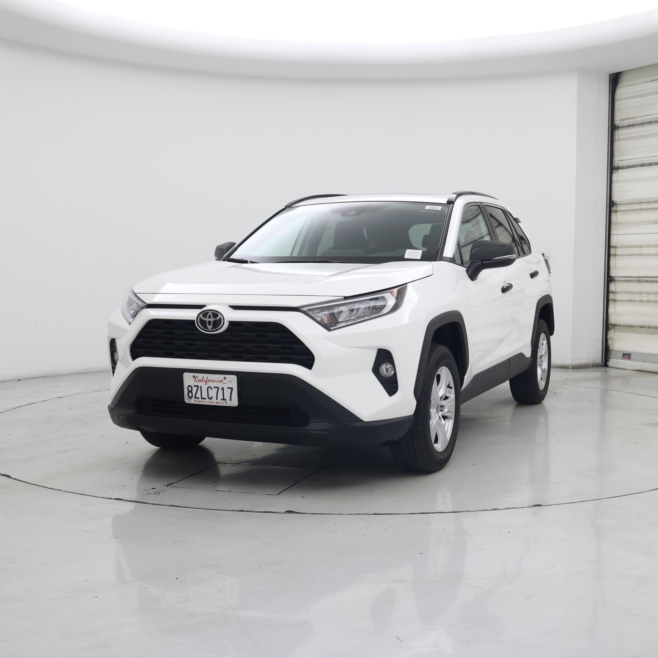 Thumbnail: 2021 Toyota RAV4 - 4
