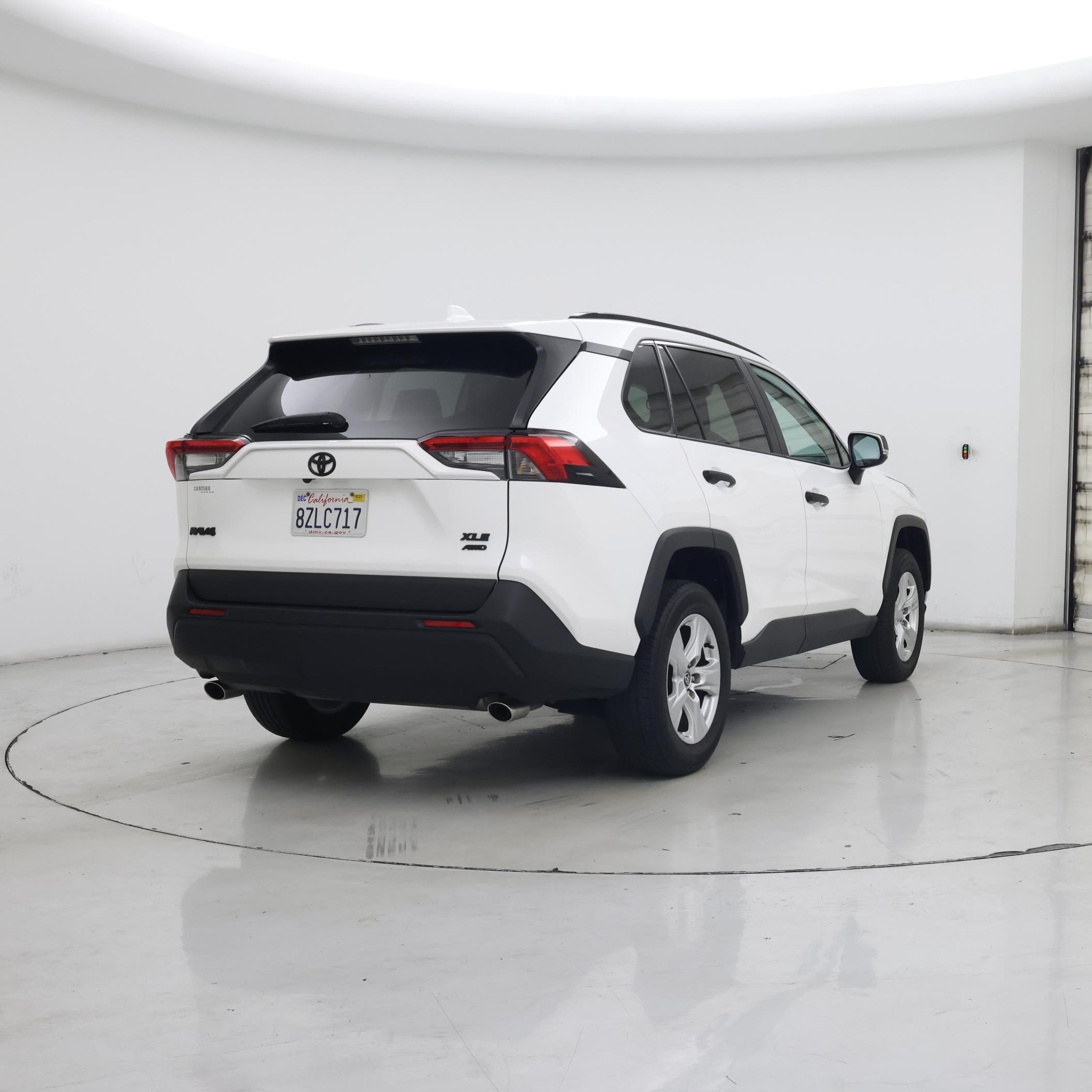 Thumbnail: 2021 Toyota RAV4 - 8