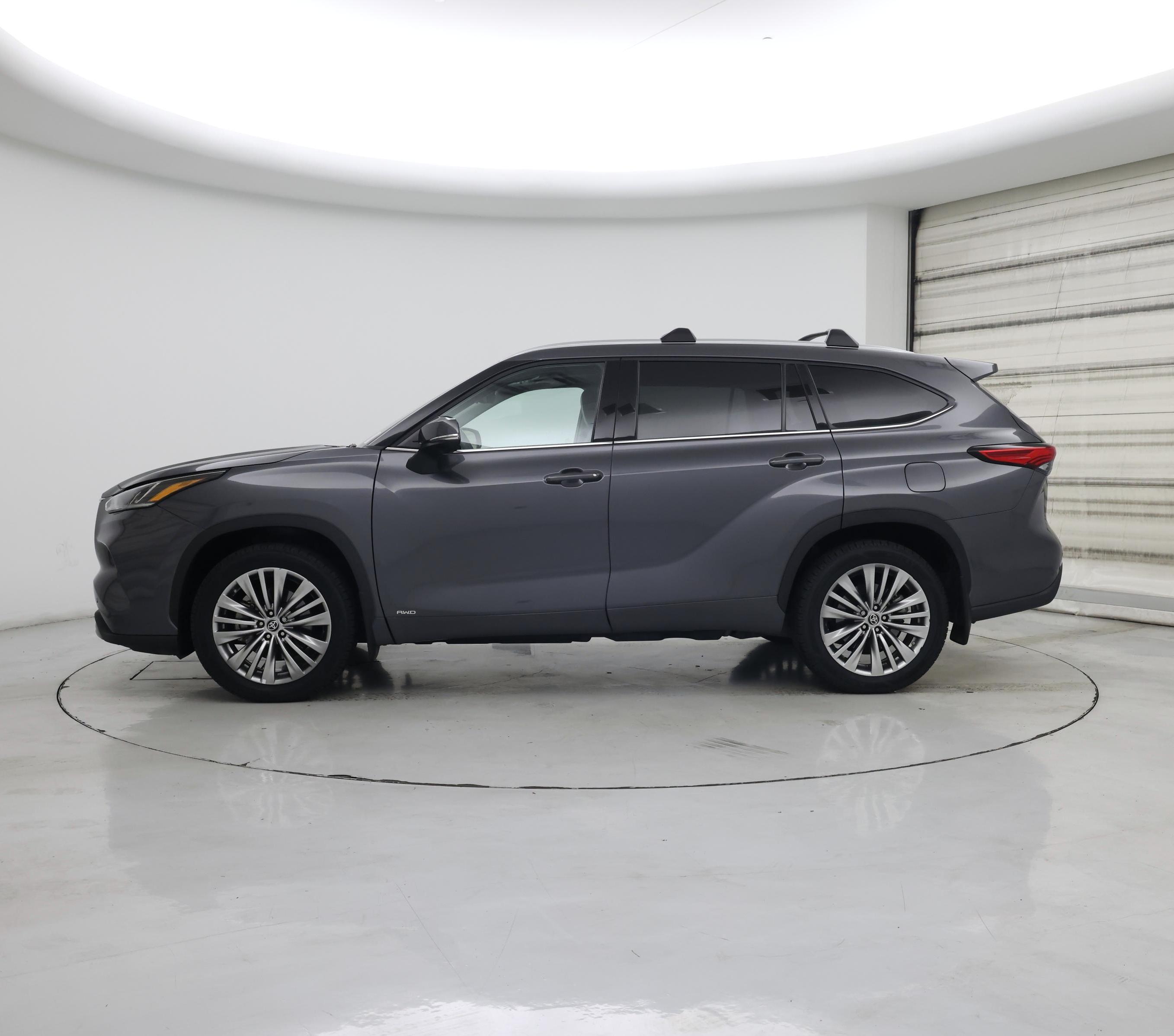 Thumbnail: 2023 Toyota Highlander - 3