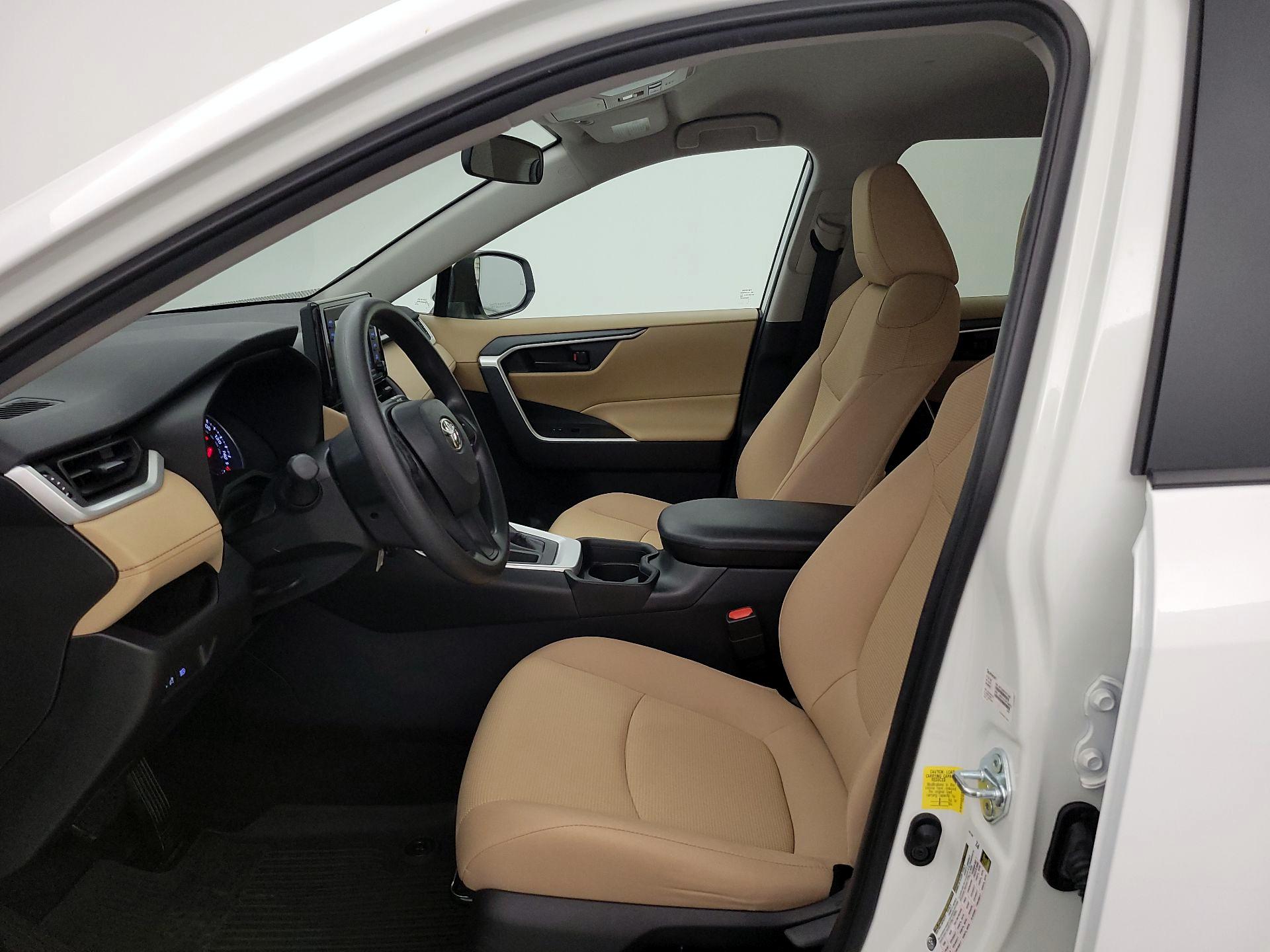 Thumbnail: 2021 Toyota RAV4 - 11