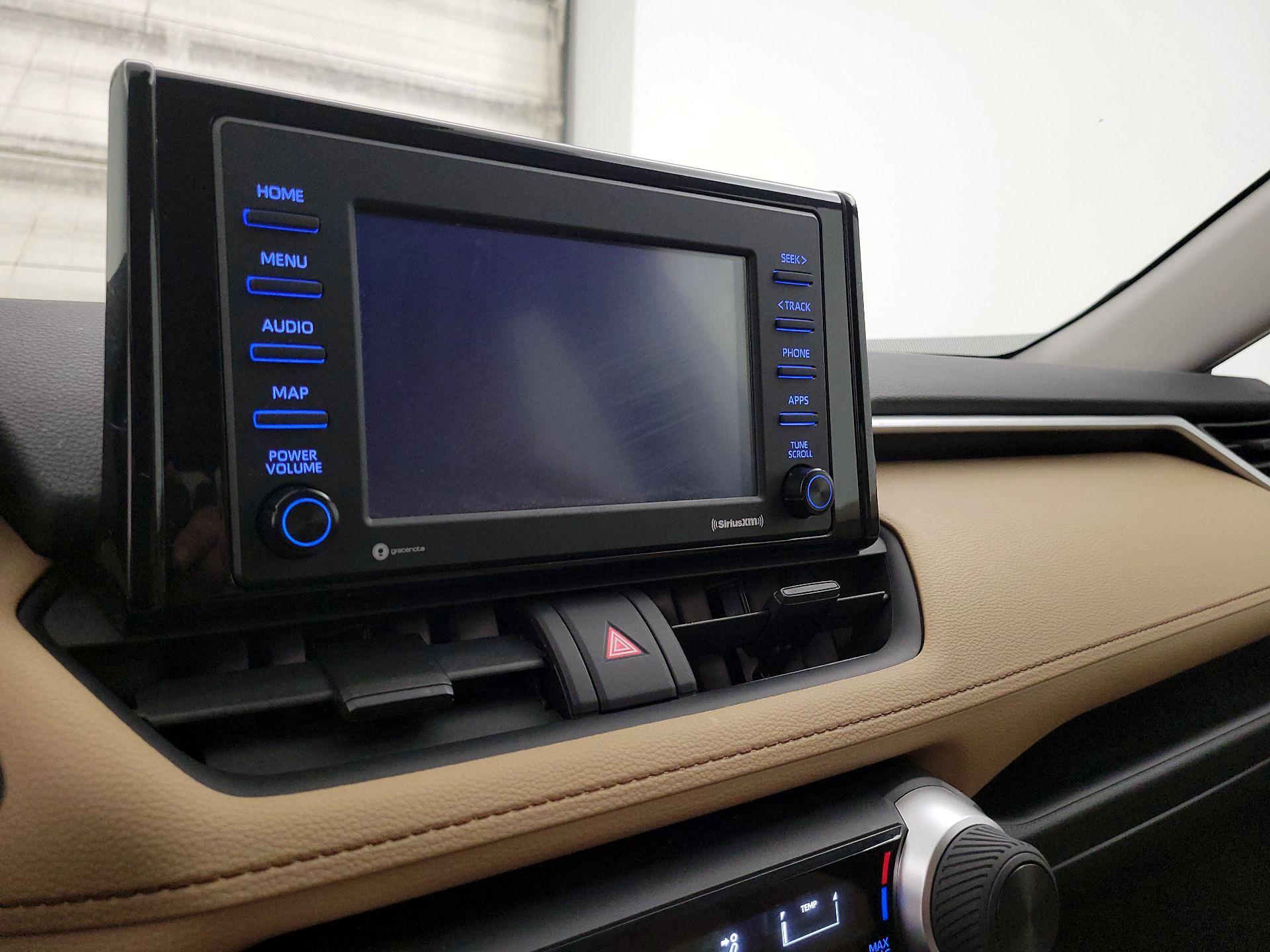 Thumbnail: 2021 Toyota RAV4 - 15