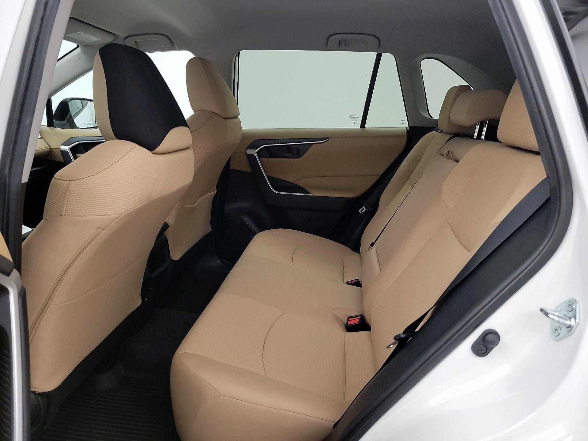 Thumbnail: 2021 Toyota RAV4 - 19
