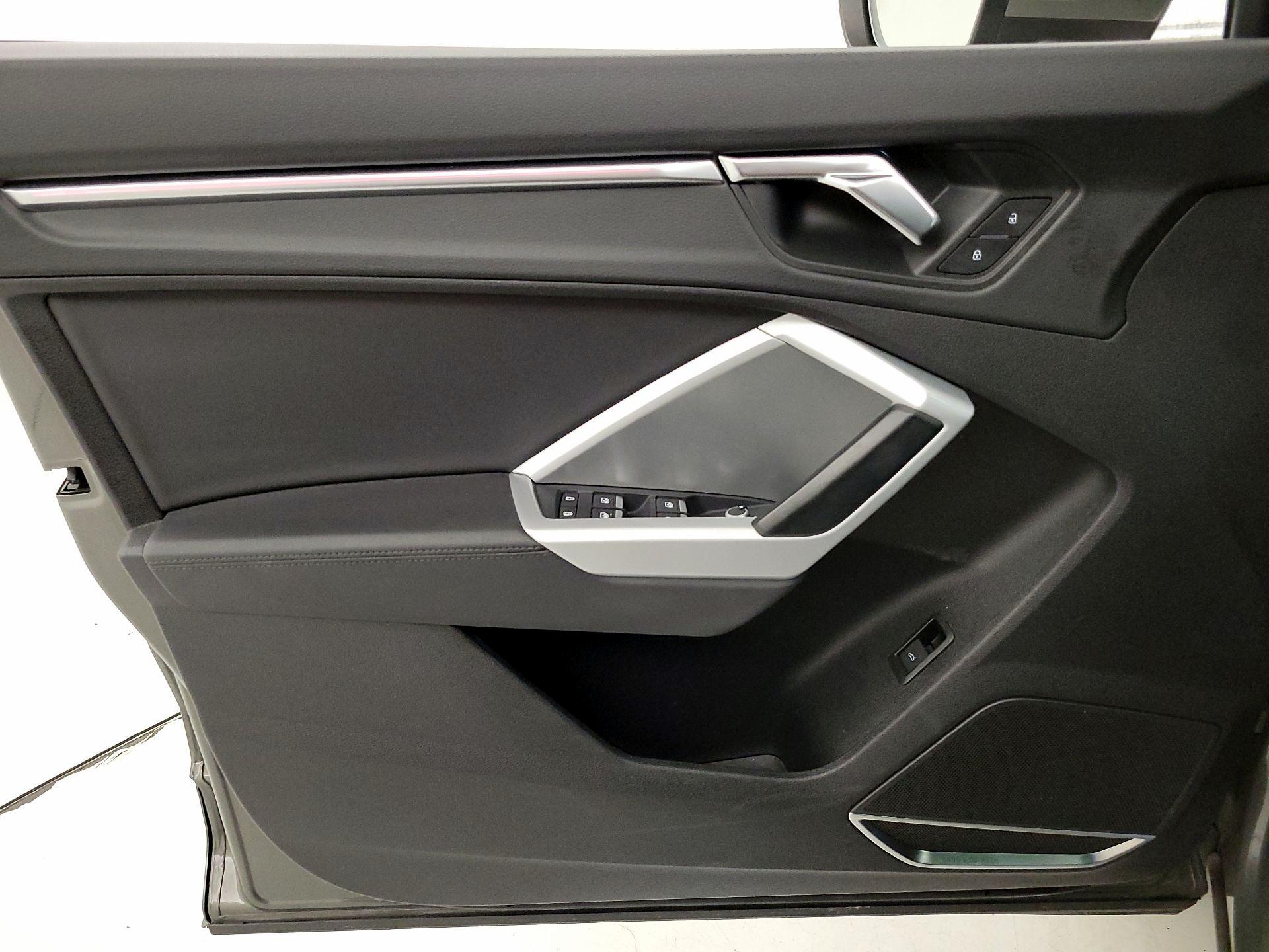 Thumbnail: 2021 Audi Q3 - 12