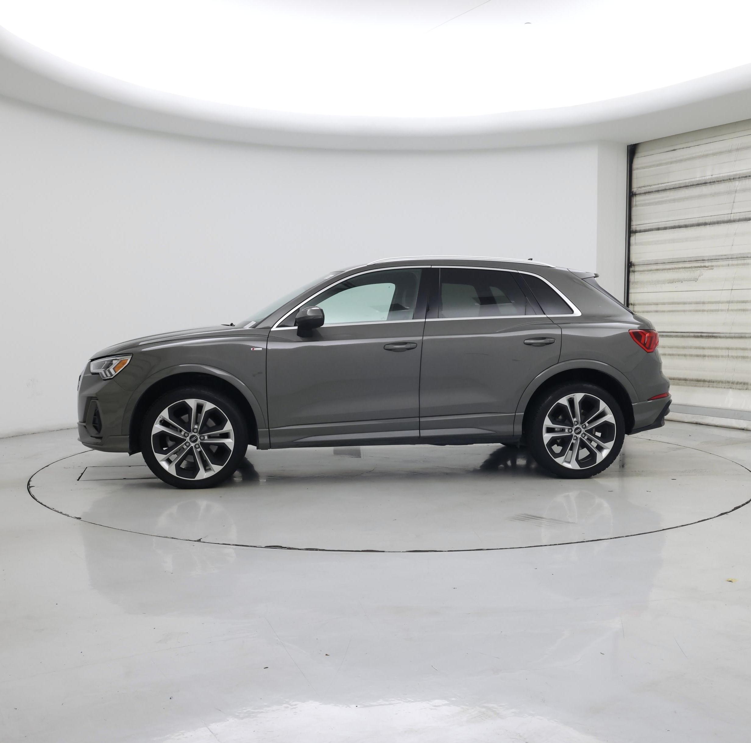 Thumbnail: 2021 Audi Q3 - 3