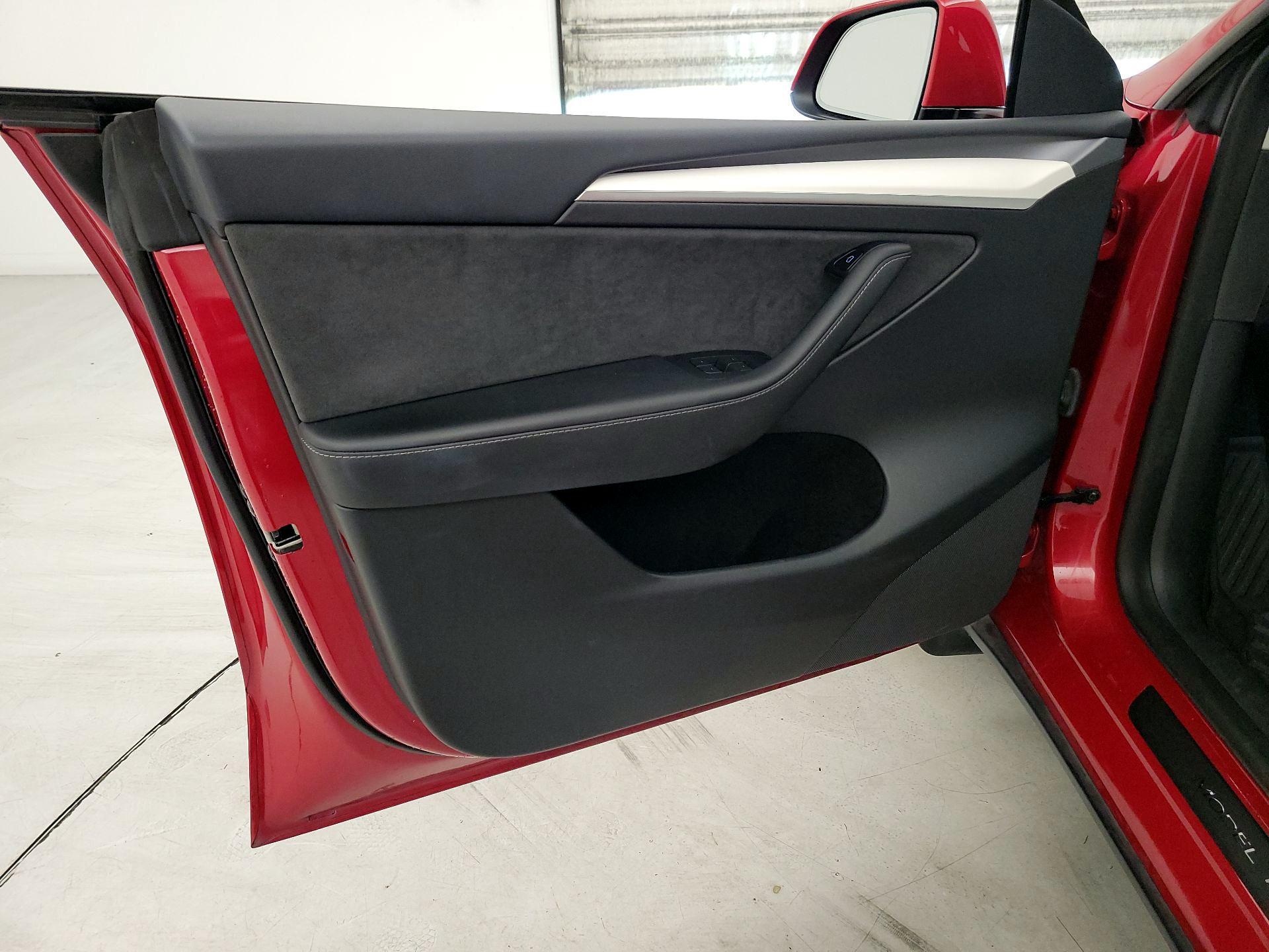 Thumbnail: 2023 Tesla Model Y - 12