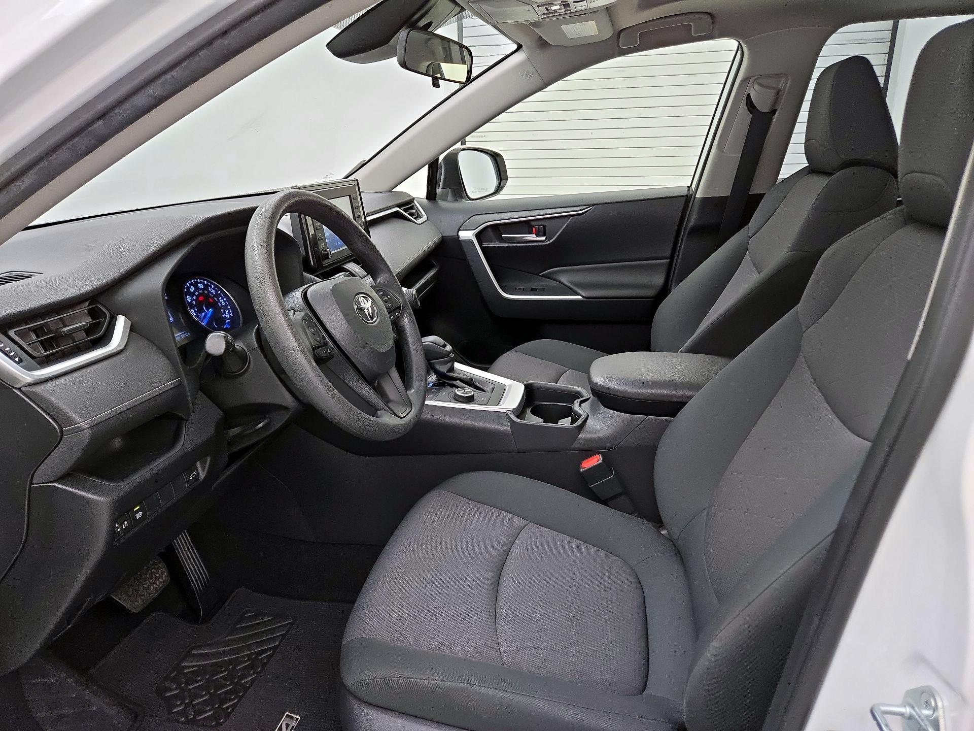 Thumbnail: 2019 Toyota RAV4 - 11