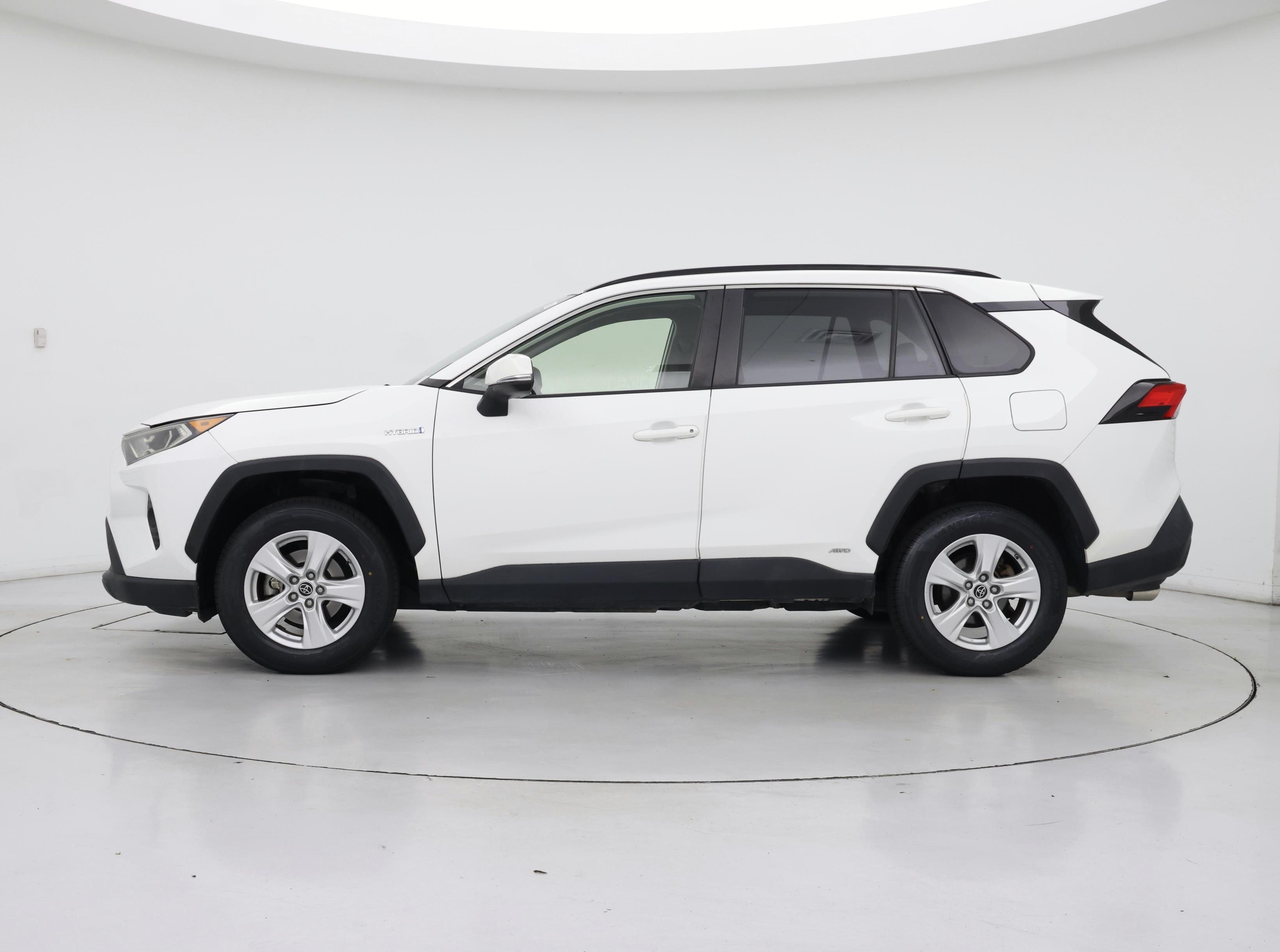 Thumbnail: 2019 Toyota RAV4 - 3