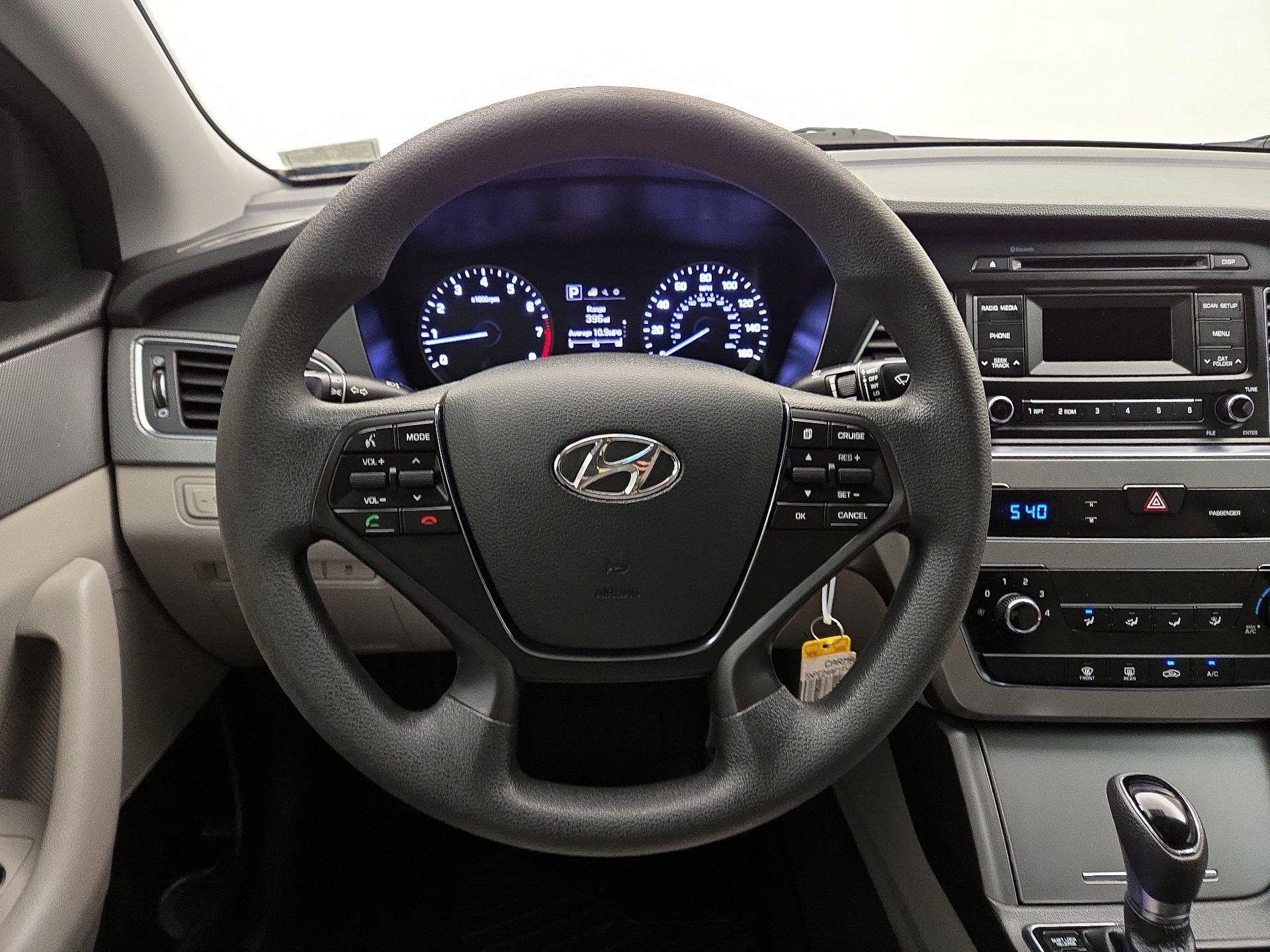 Thumbnail: 2015 Hyundai Sonata - 10