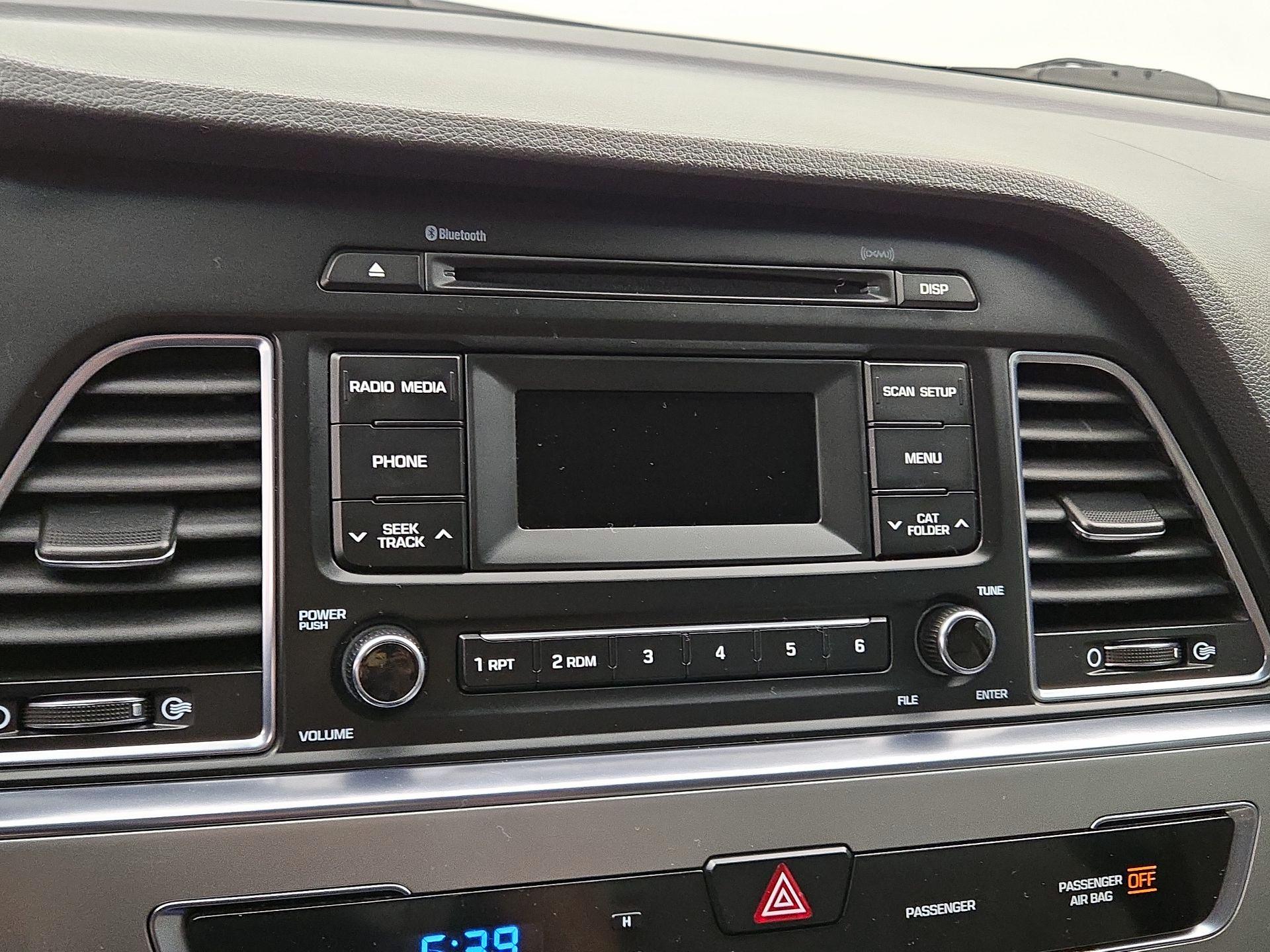 Thumbnail: 2015 Hyundai Sonata - 14