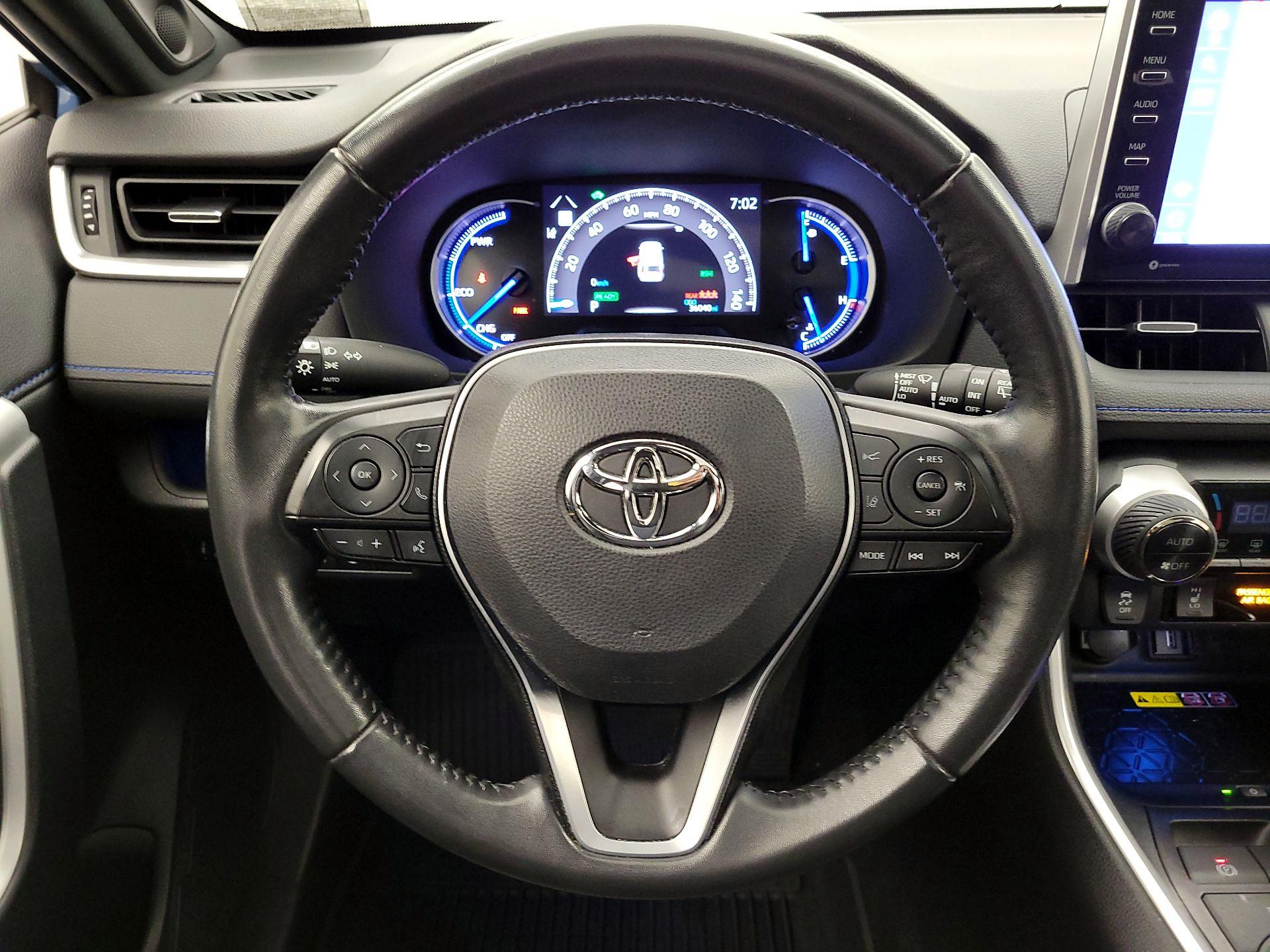 Thumbnail: 2022 Toyota RAV4 - 10