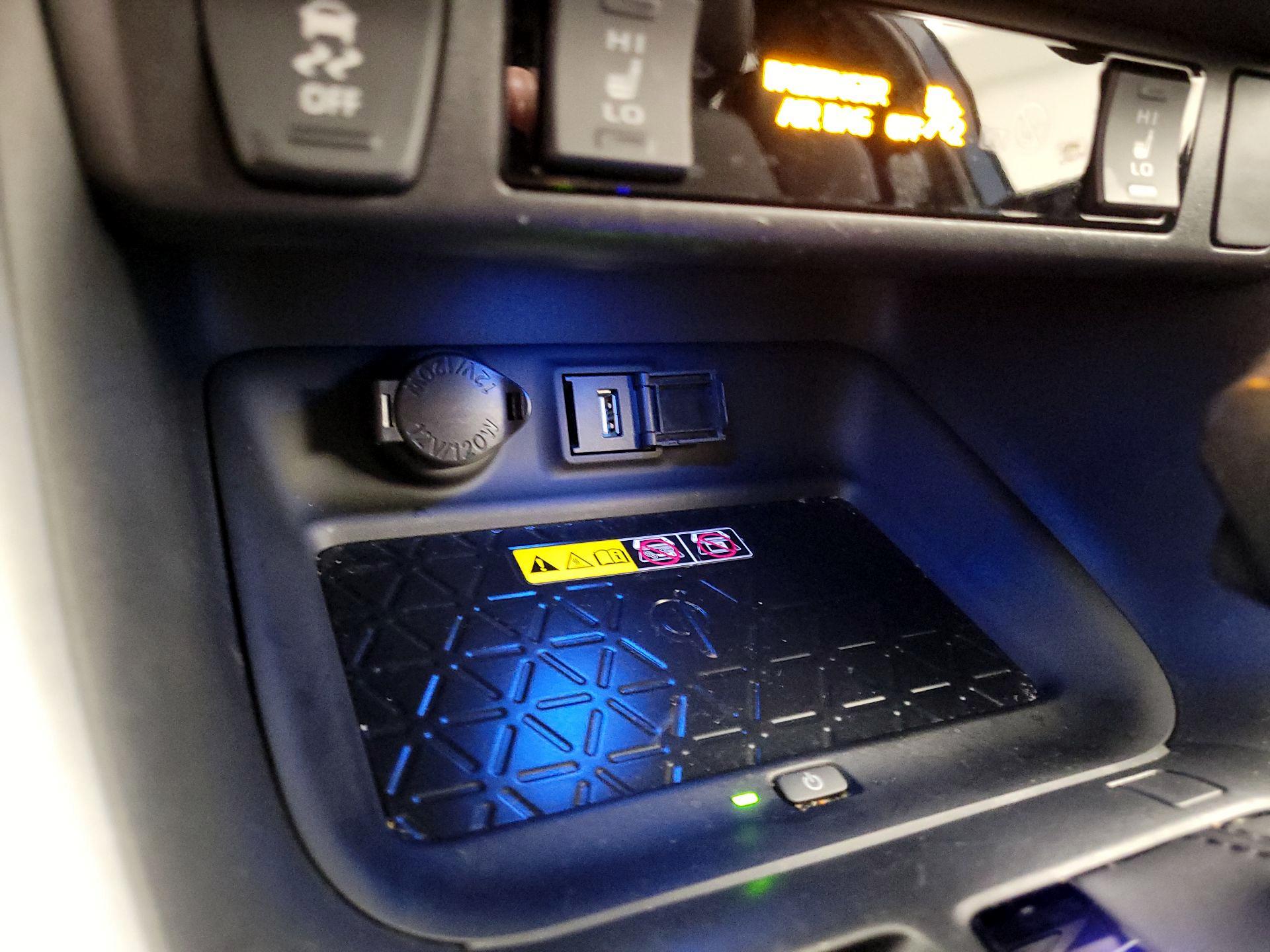 Thumbnail: 2022 Toyota RAV4 - 19