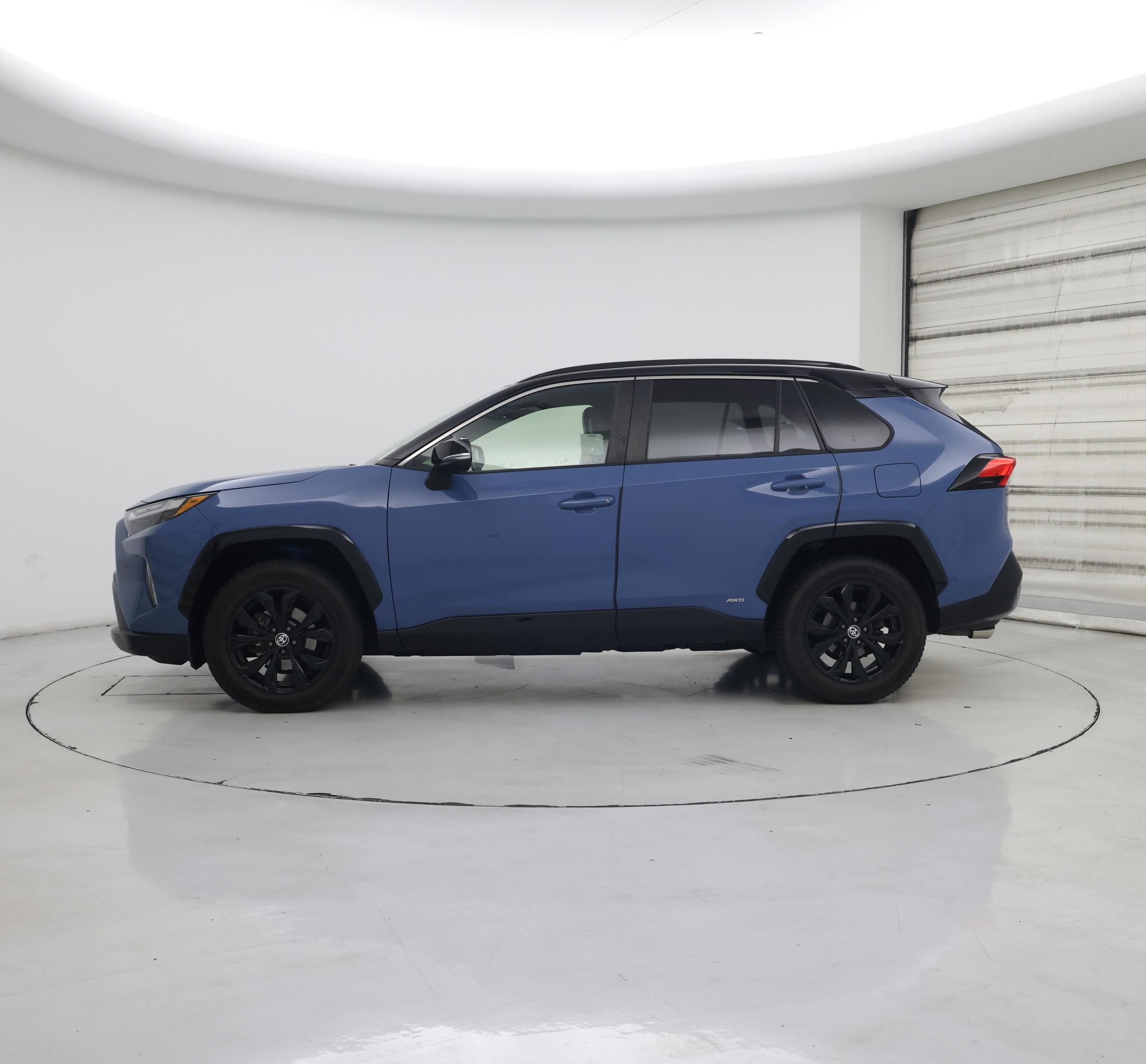 Thumbnail: 2022 Toyota RAV4 - 3