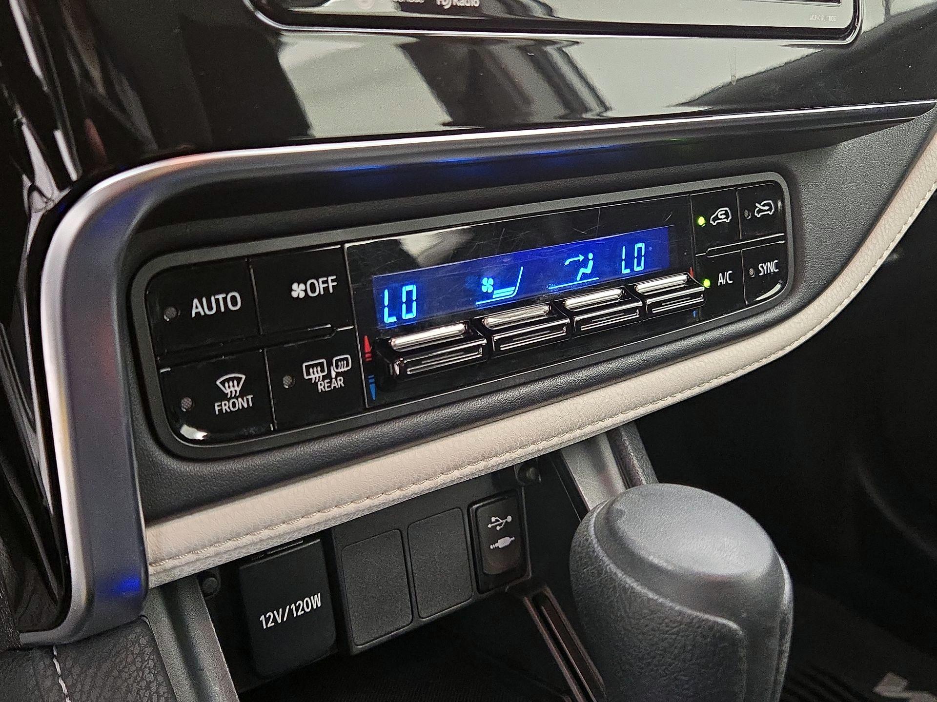 Thumbnail: 2018 Toyota Corolla iM - 16