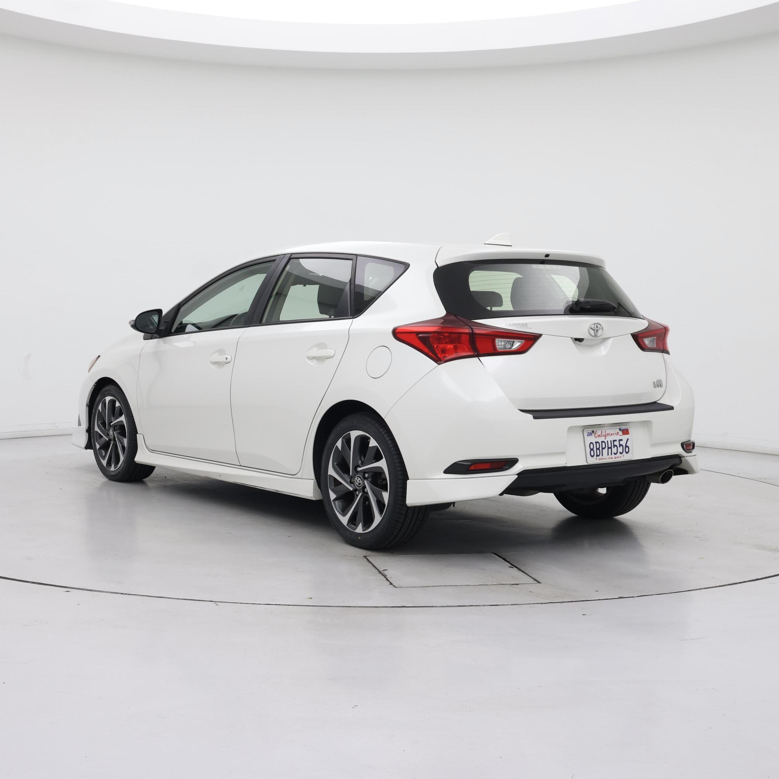Thumbnail: 2018 Toyota Corolla iM - 2