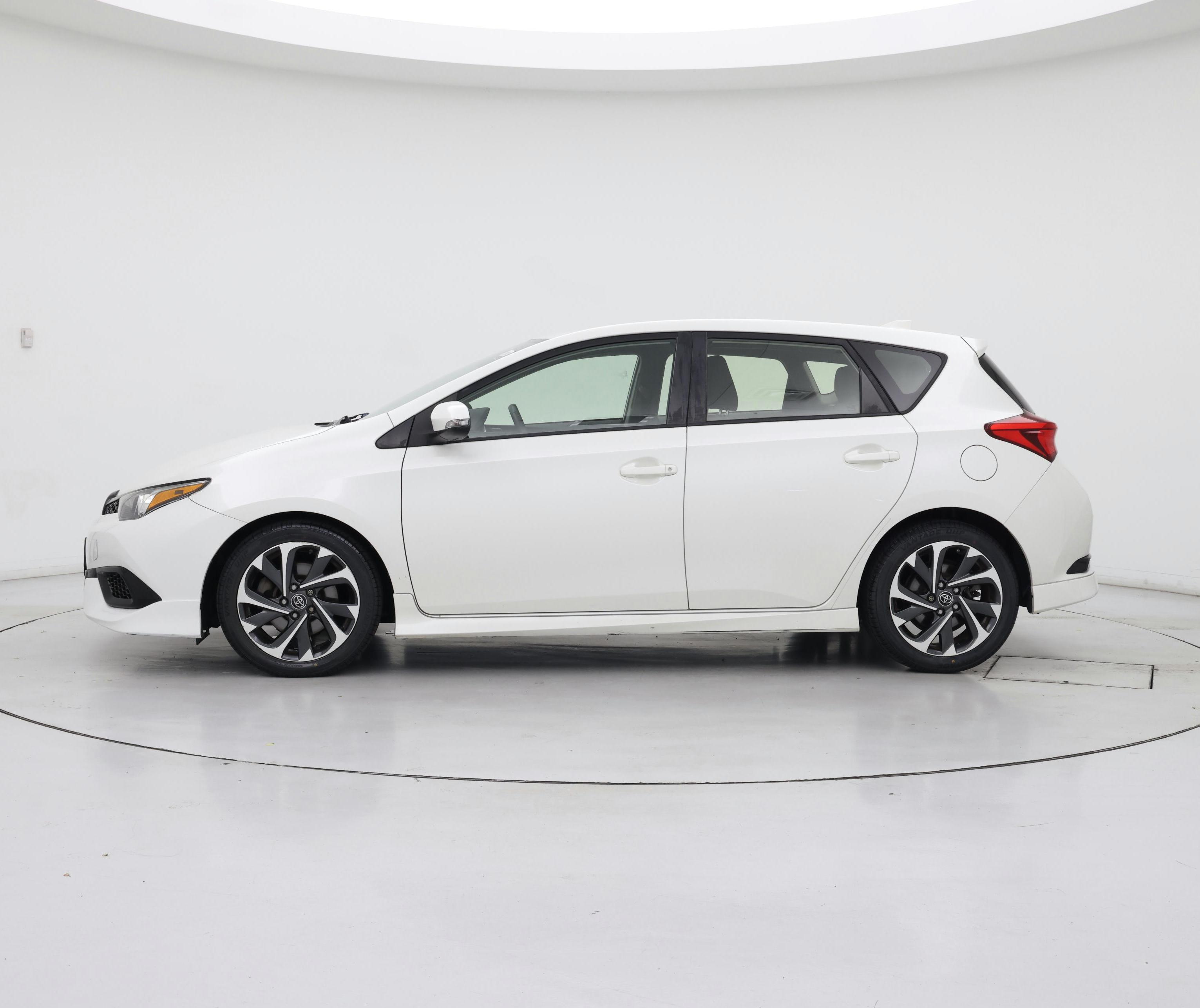 Thumbnail: 2018 Toyota Corolla iM - 3