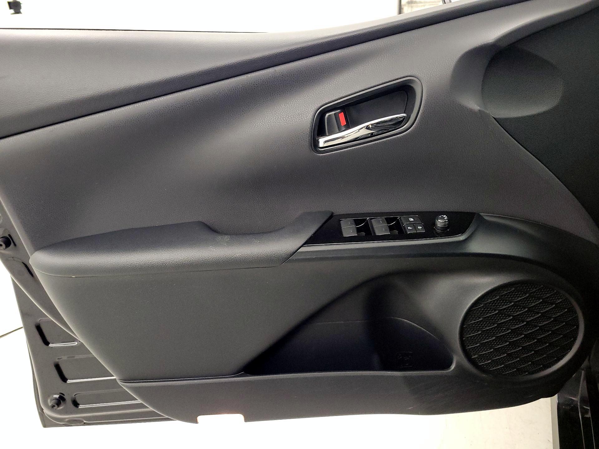 Thumbnail: 2019 Toyota Prius - 12