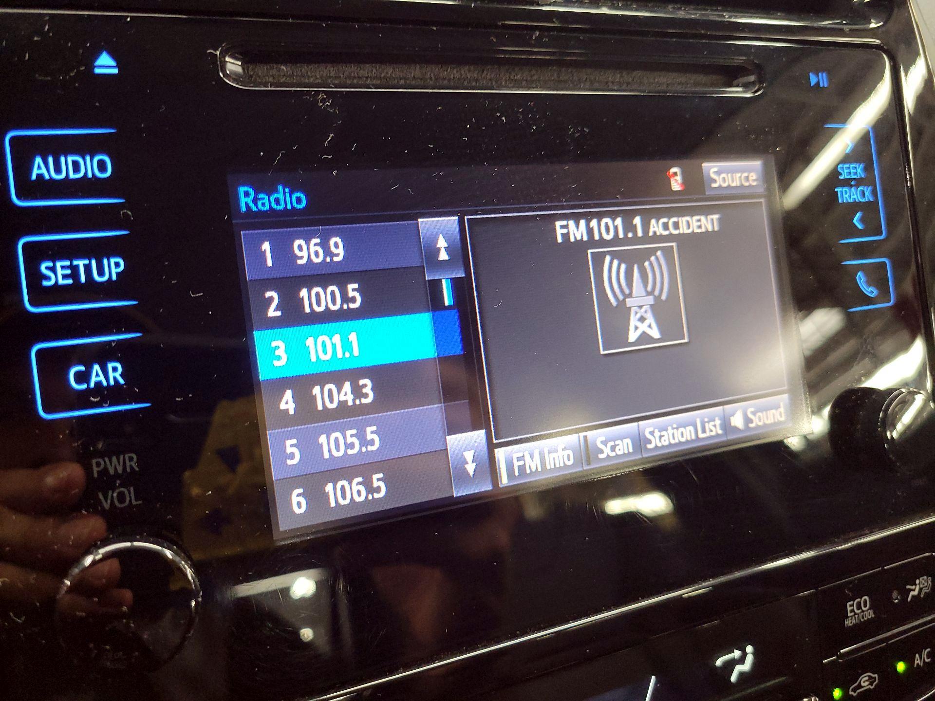 Thumbnail: 2019 Toyota Prius - 15
