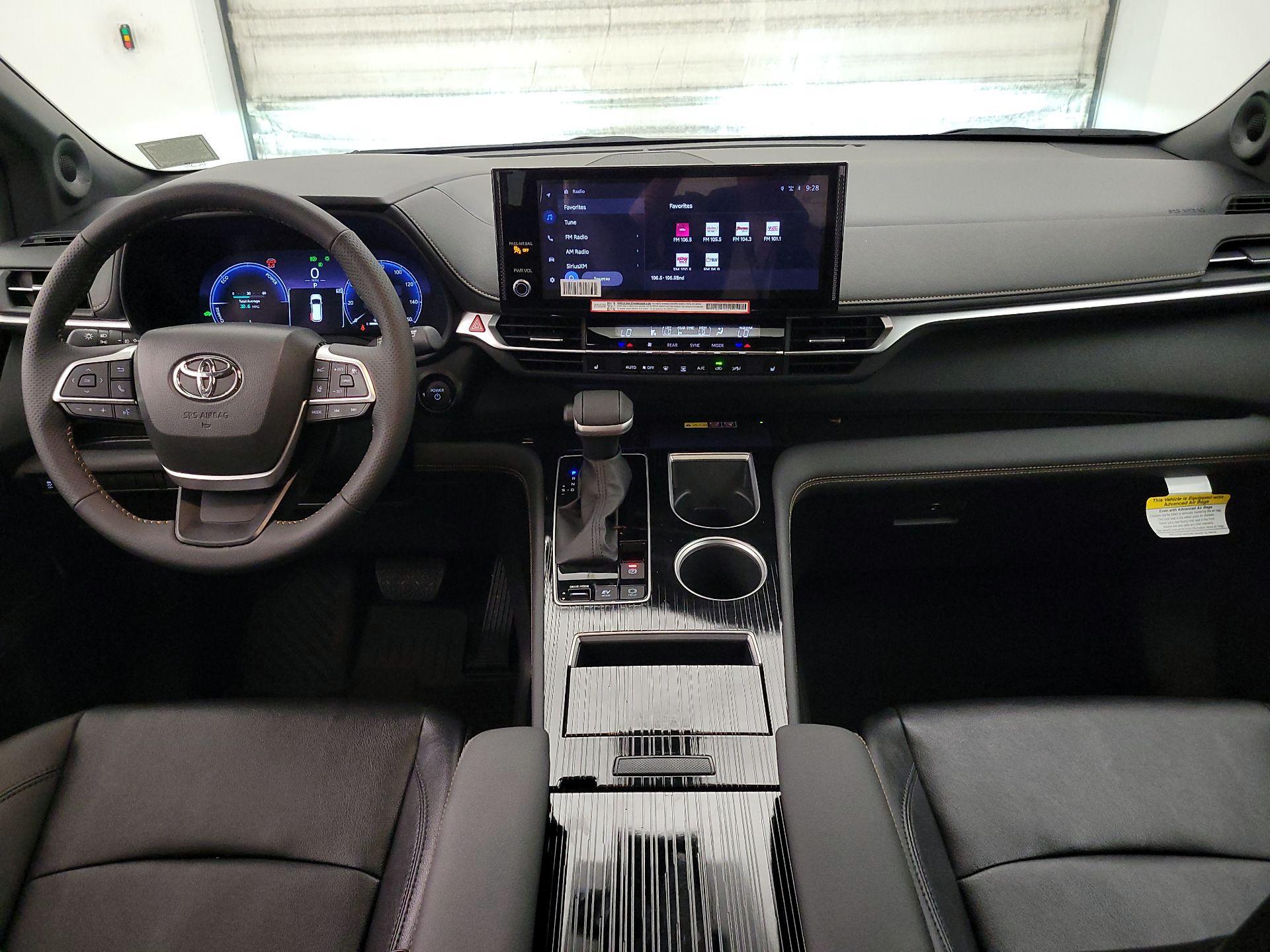 Thumbnail: 2025 Toyota Sienna - 9