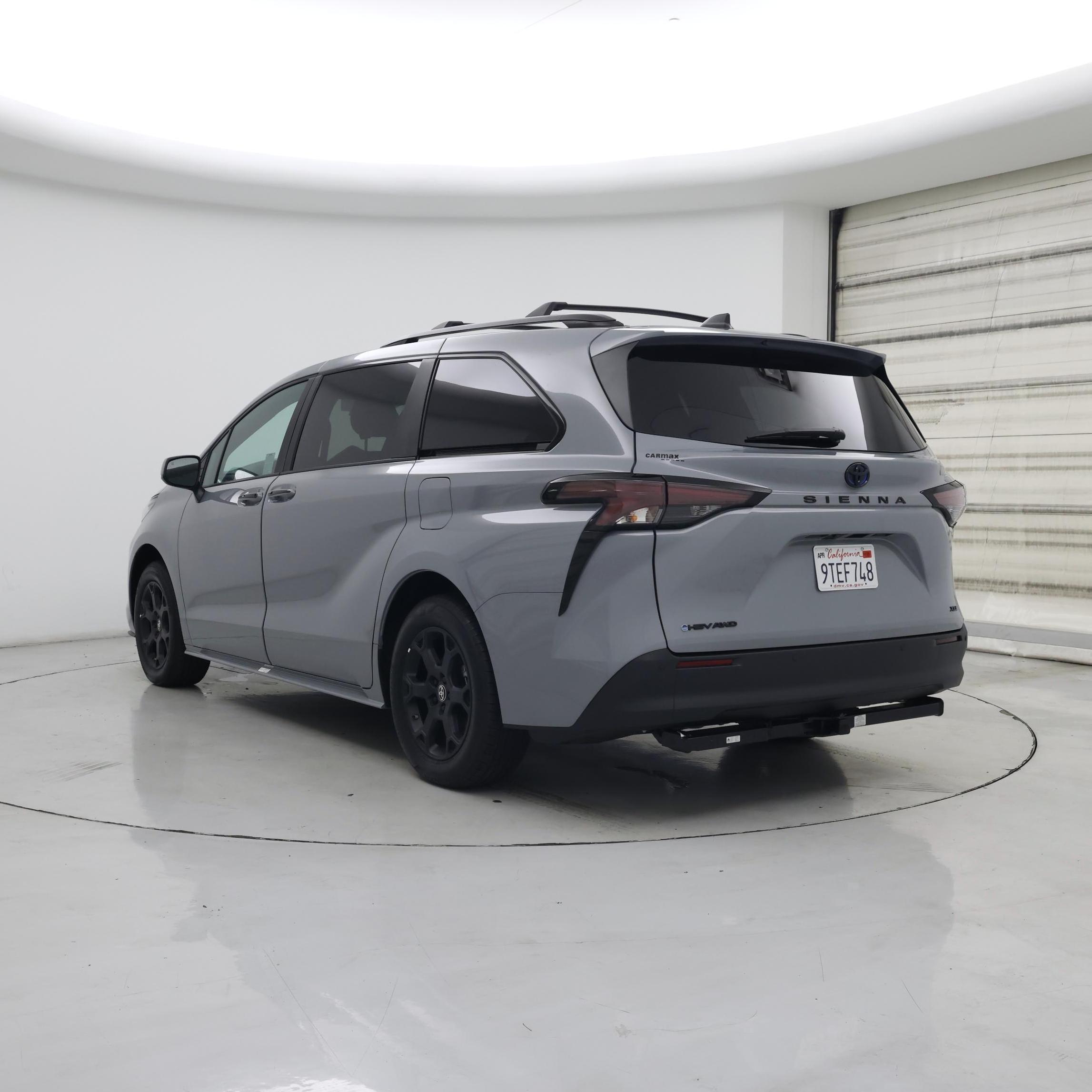 Thumbnail: 2025 Toyota Sienna - 2
