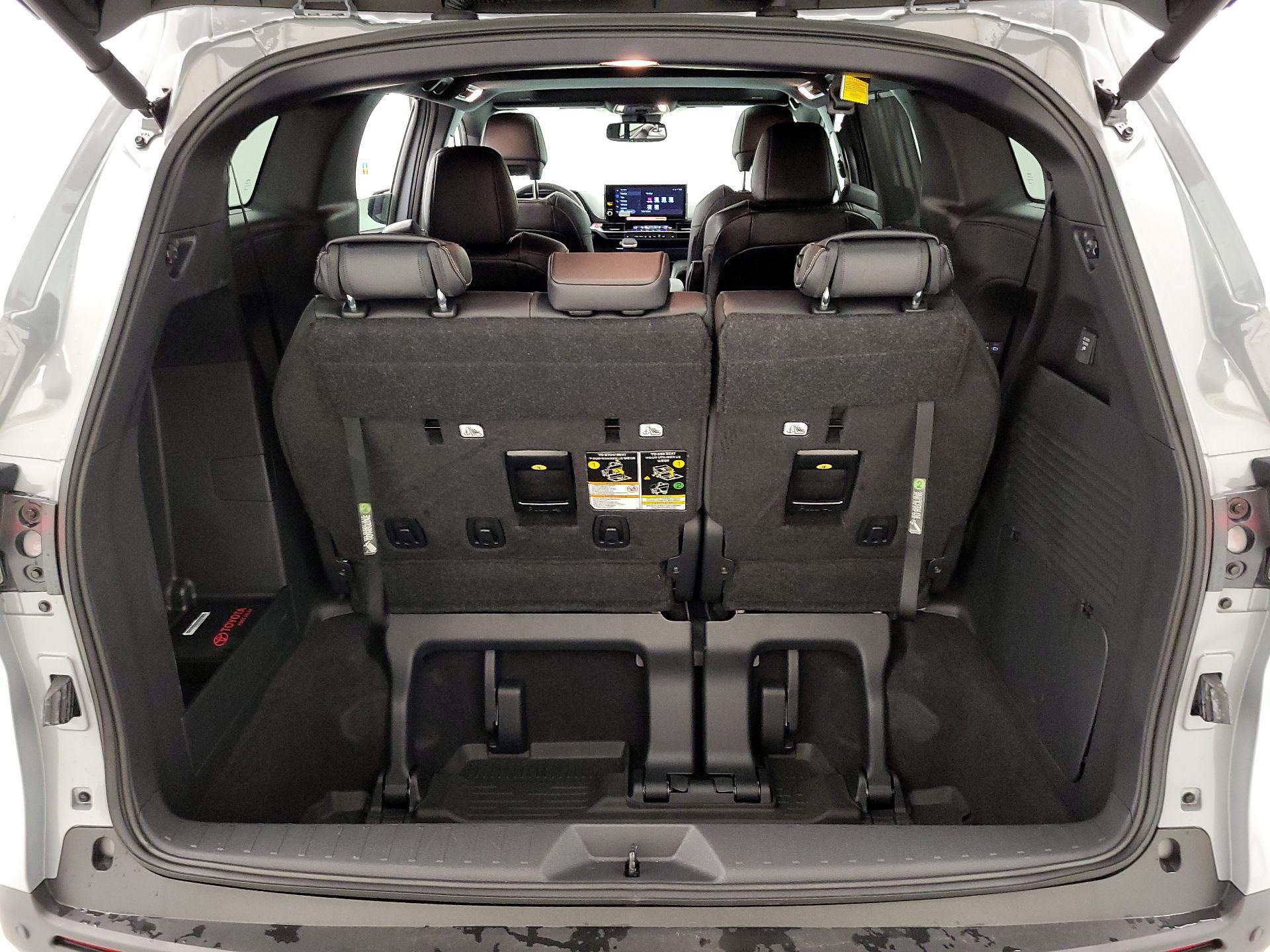 Thumbnail: 2025 Toyota Sienna - 20