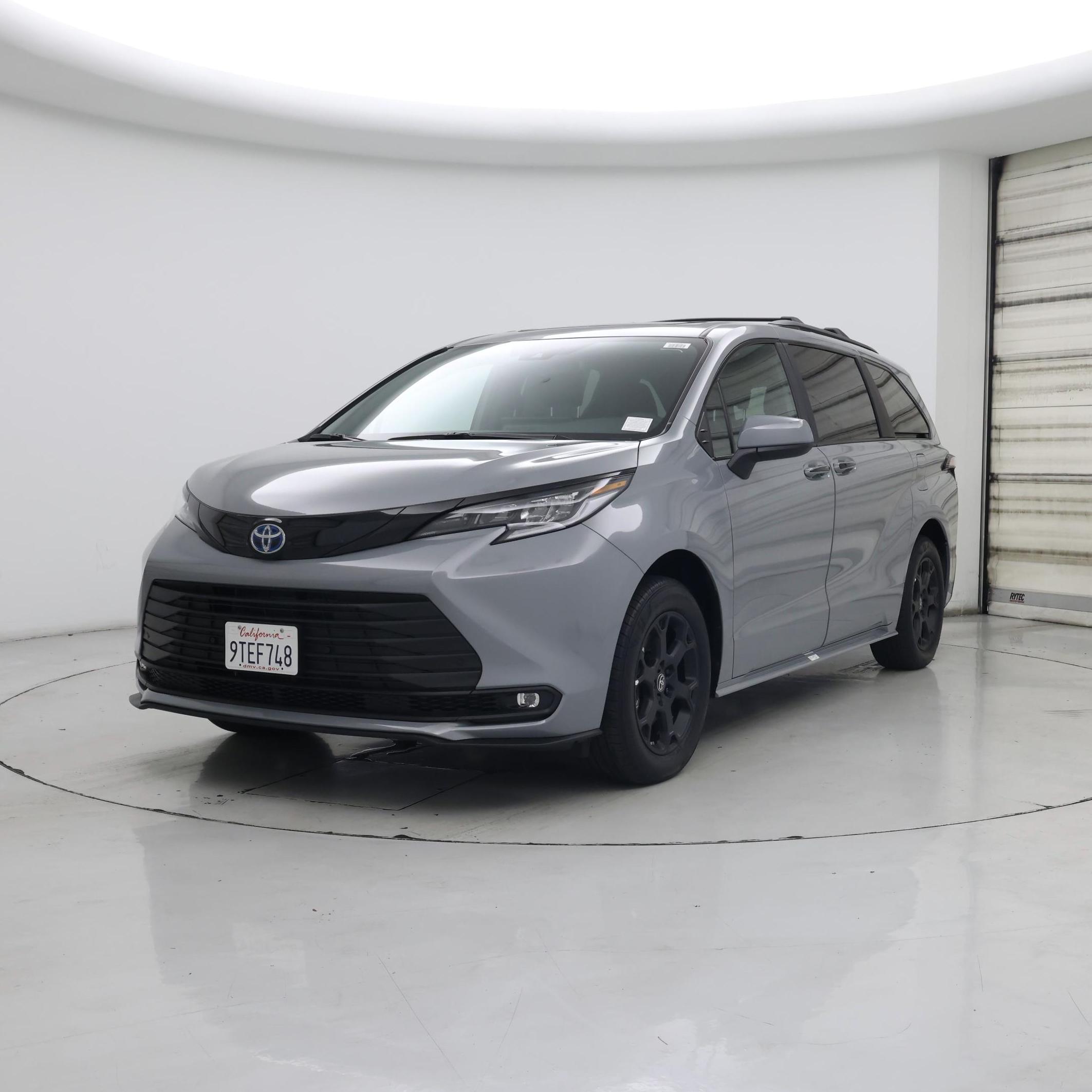 Thumbnail: 2025 Toyota Sienna - 4