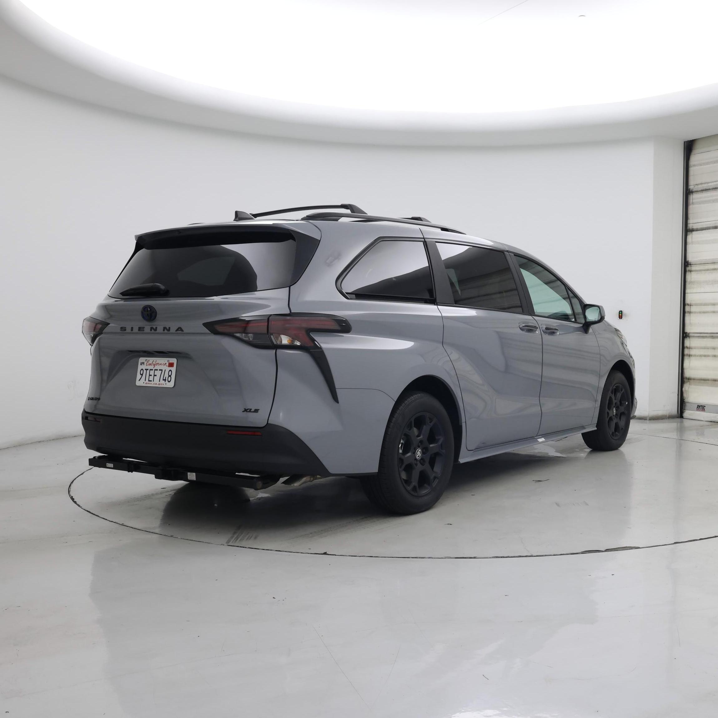 Thumbnail: 2025 Toyota Sienna - 8