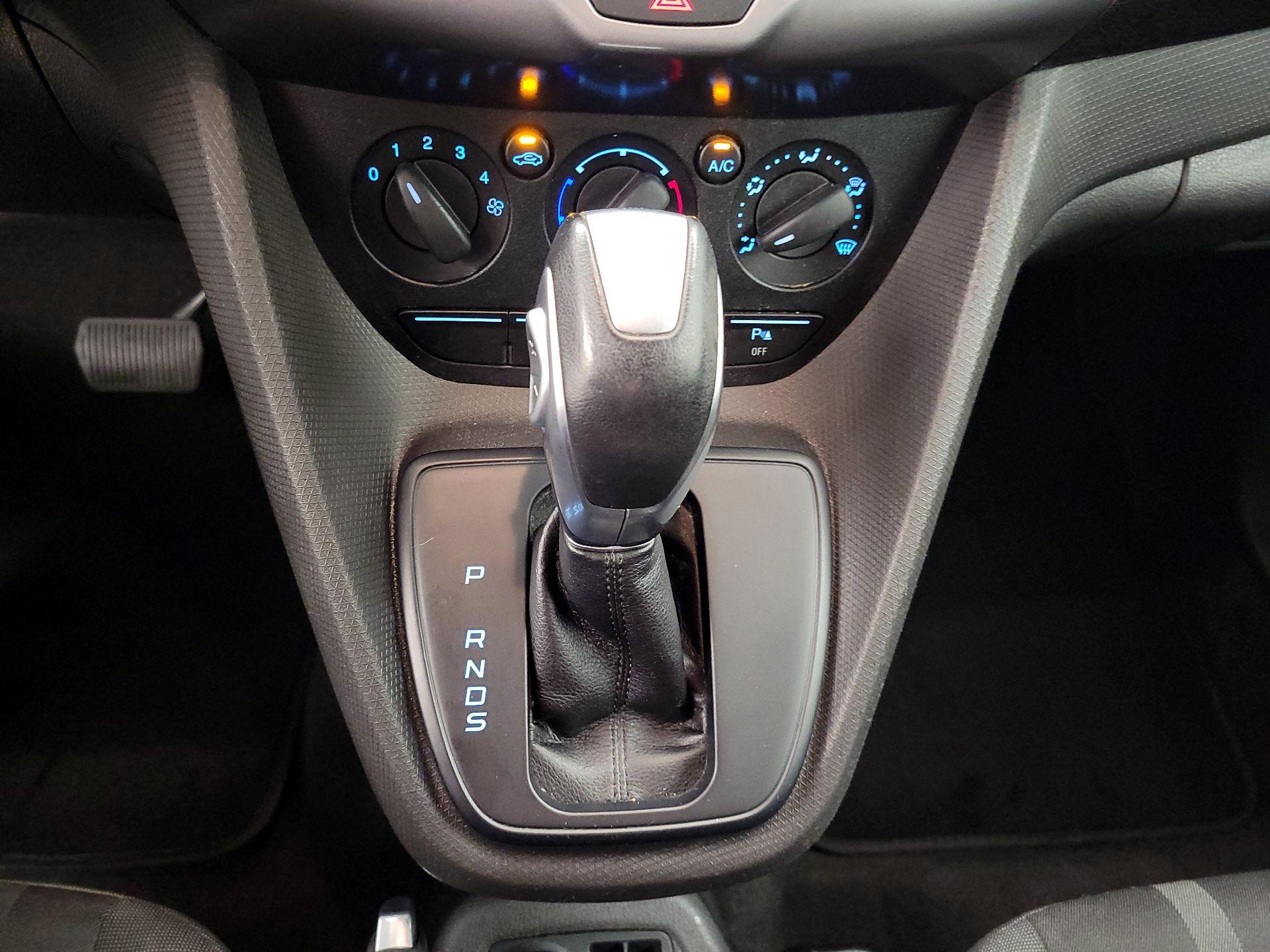 Thumbnail: 2016 Ford Transit Series - 17