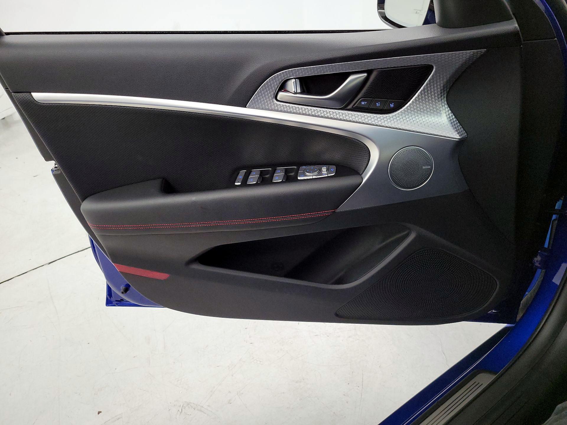 Thumbnail: 2023 Genesis G70 - 12