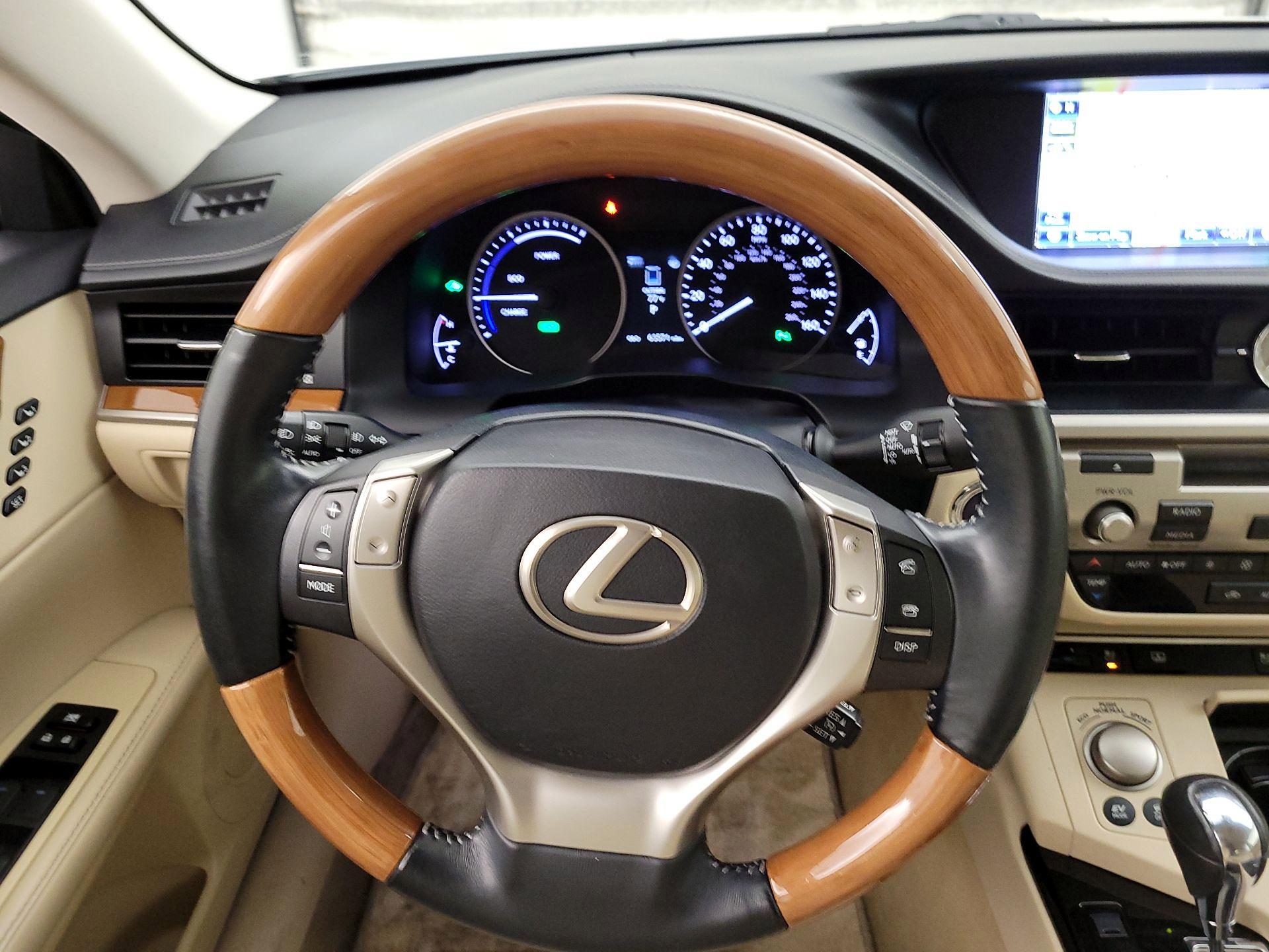Thumbnail: 2014 Lexus ES - 10