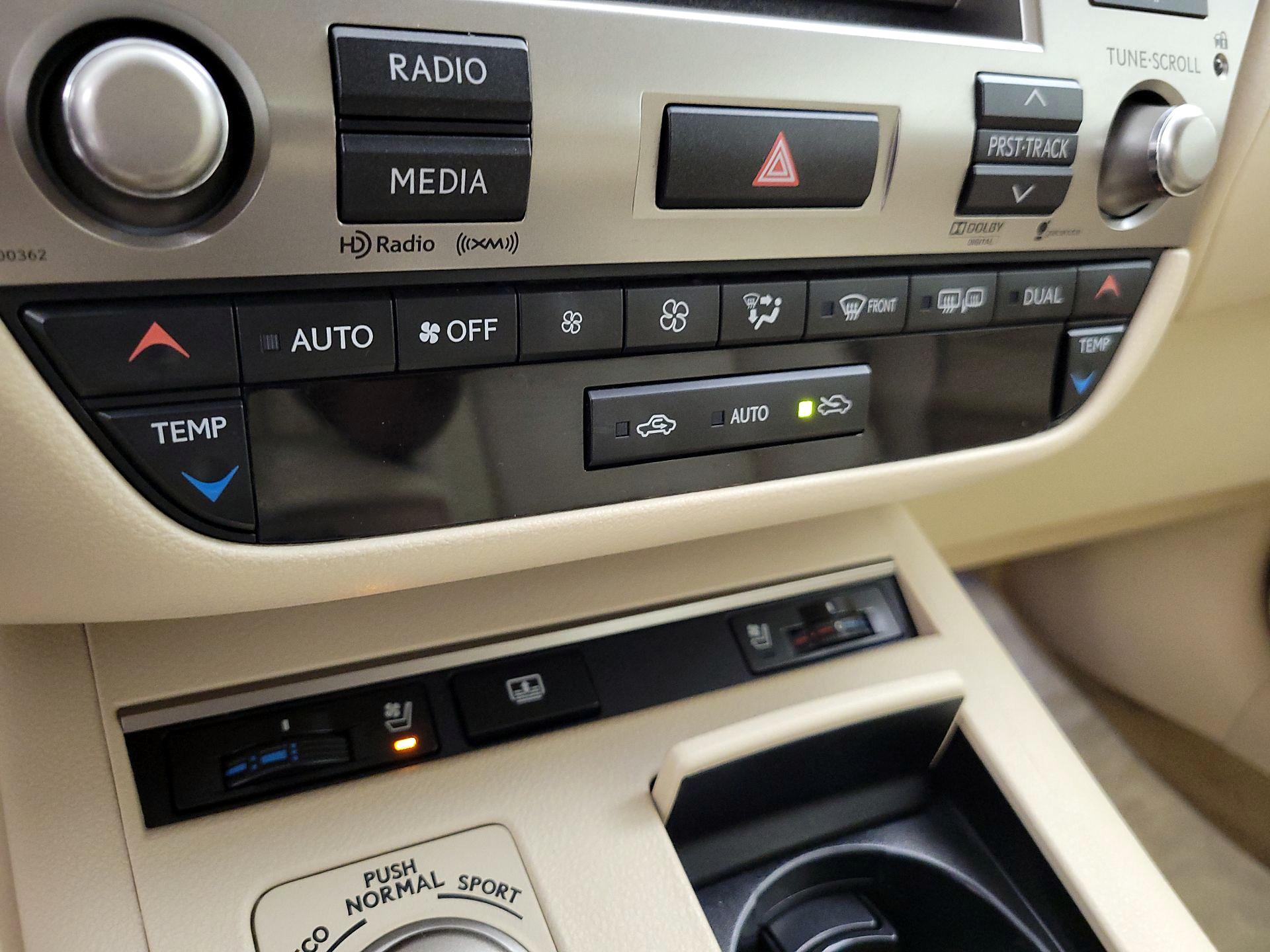 Thumbnail: 2014 Lexus ES - 17
