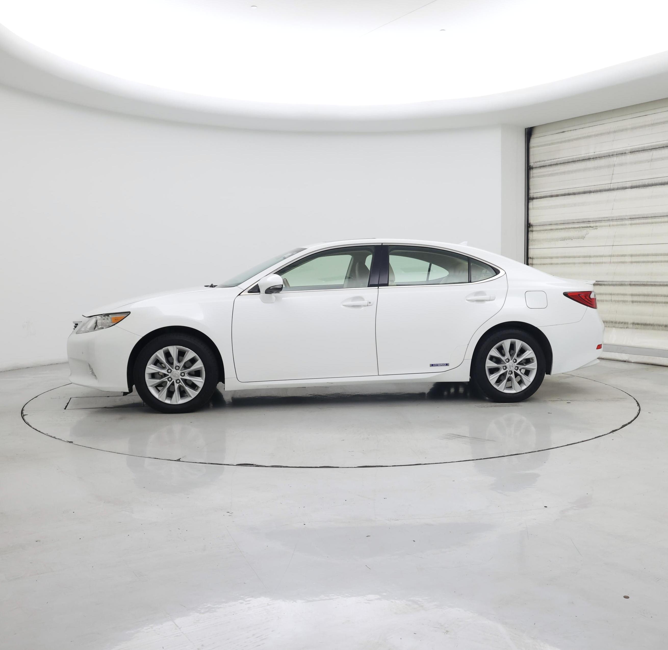 Thumbnail: 2014 Lexus ES - 3