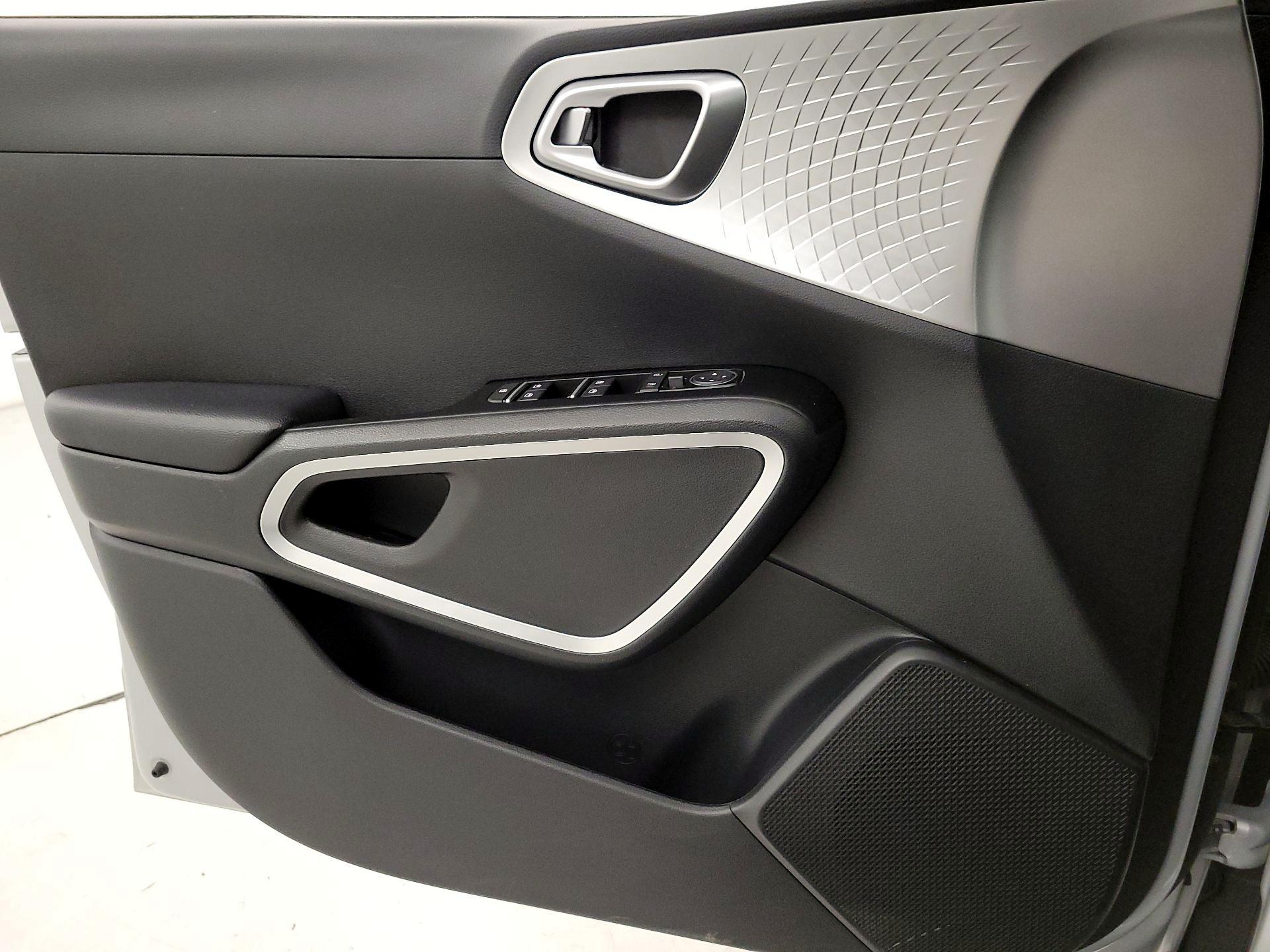 Thumbnail: 2021 Kia Soul - 12