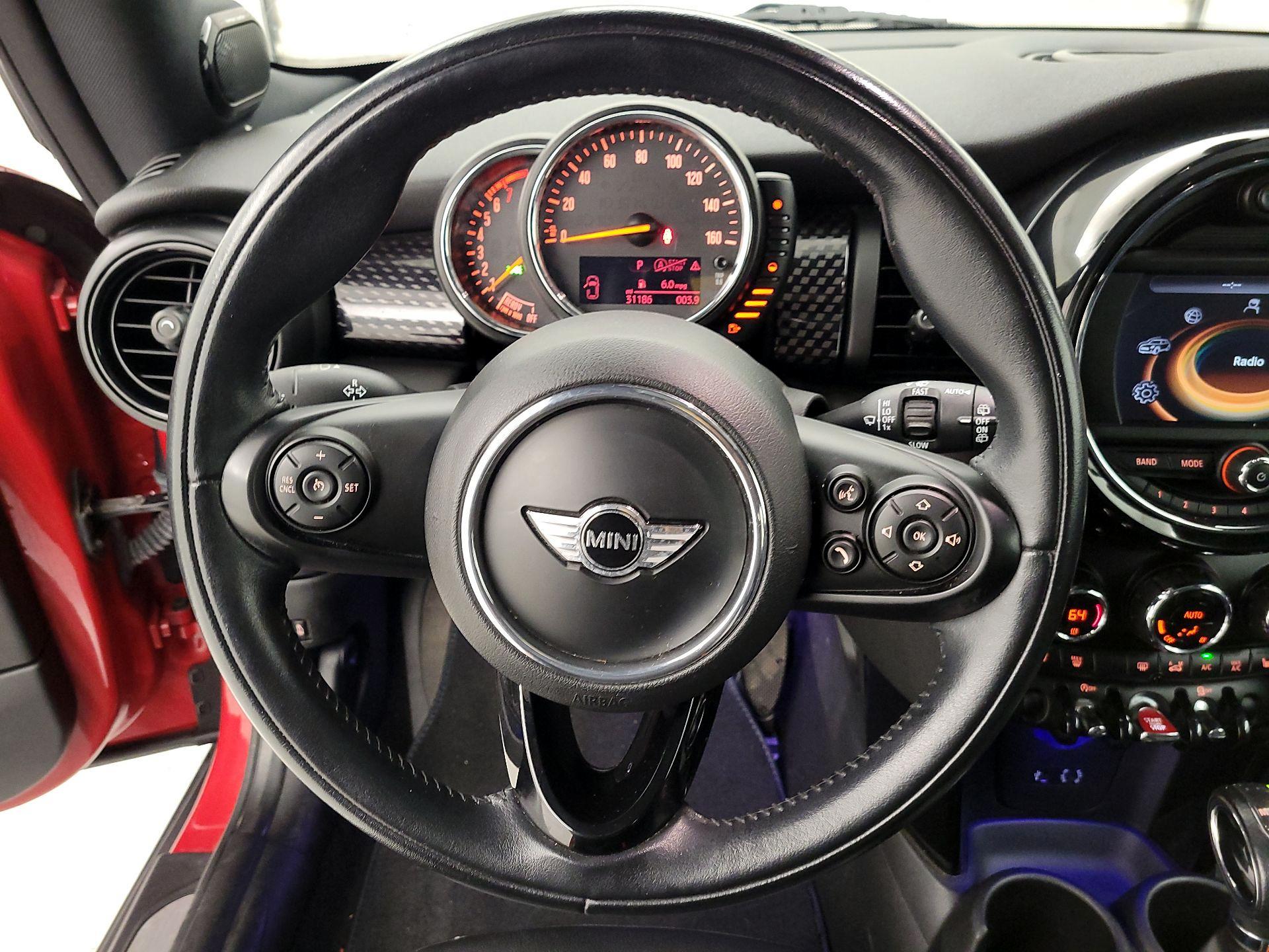 Thumbnail: 2016 MINI Cooper Hardtop - 10