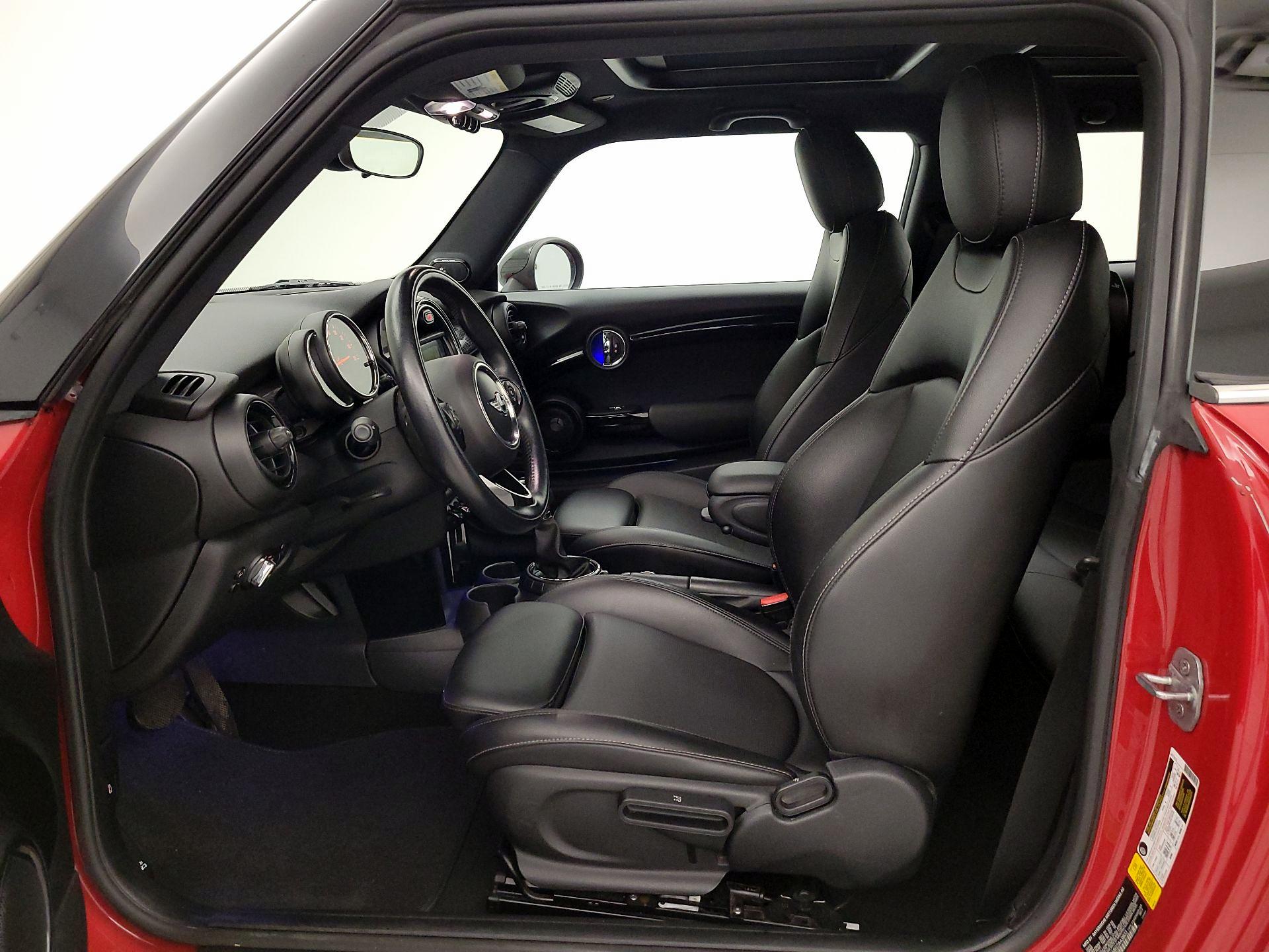Thumbnail: 2016 MINI Cooper Hardtop - 11