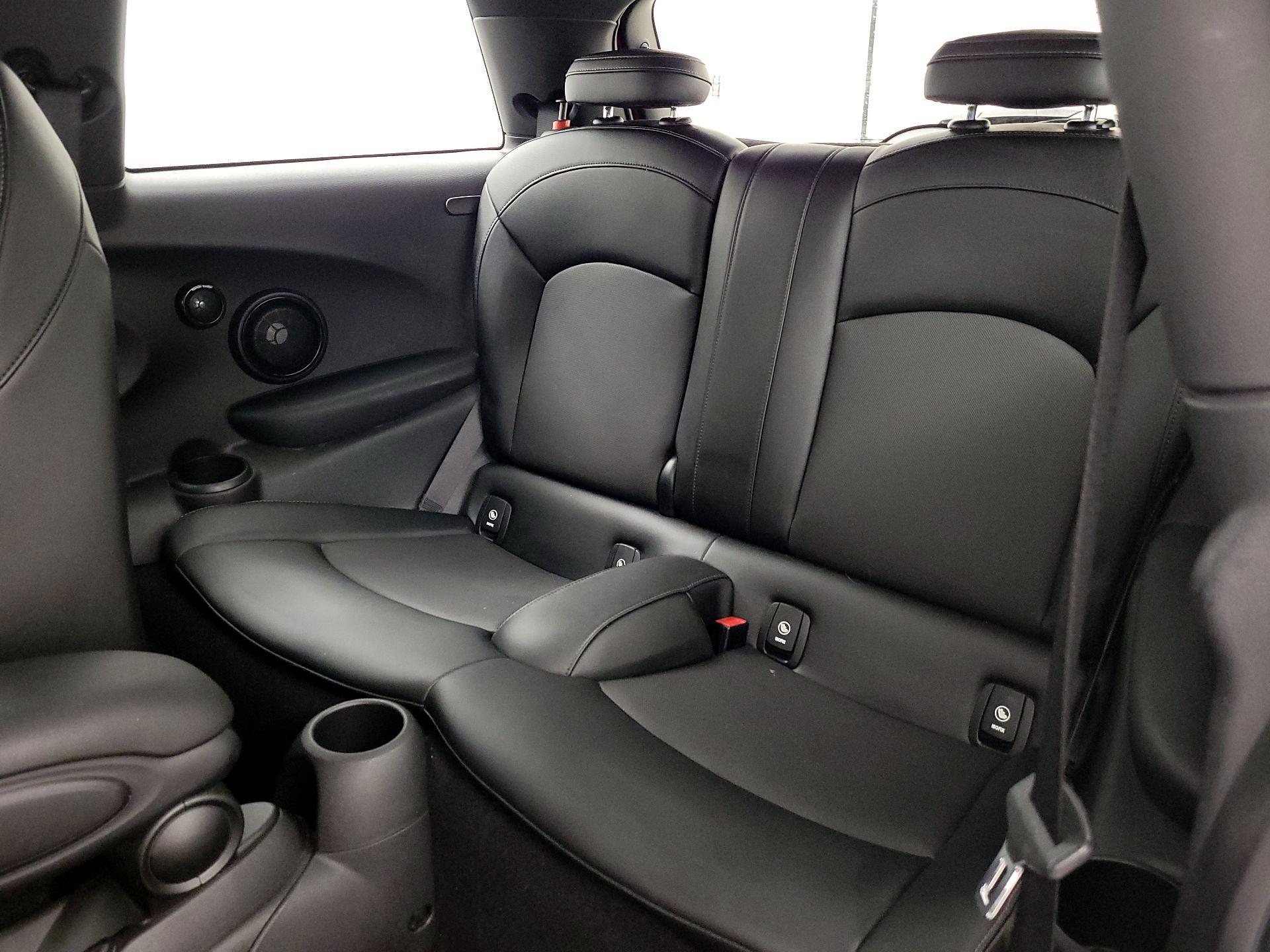 Thumbnail: 2016 MINI Cooper Hardtop - 19