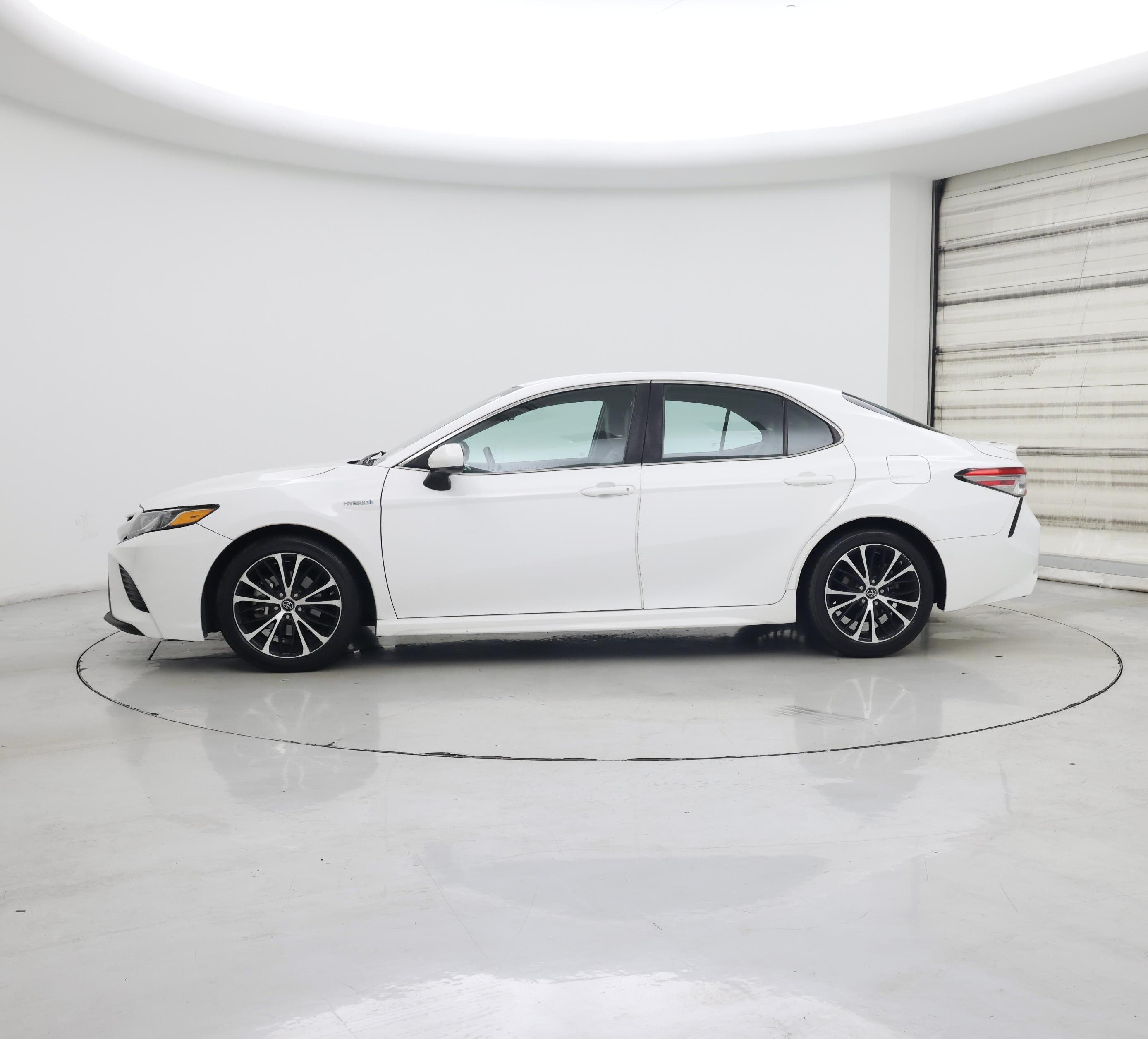 Thumbnail: 2018 Toyota Camry - 3
