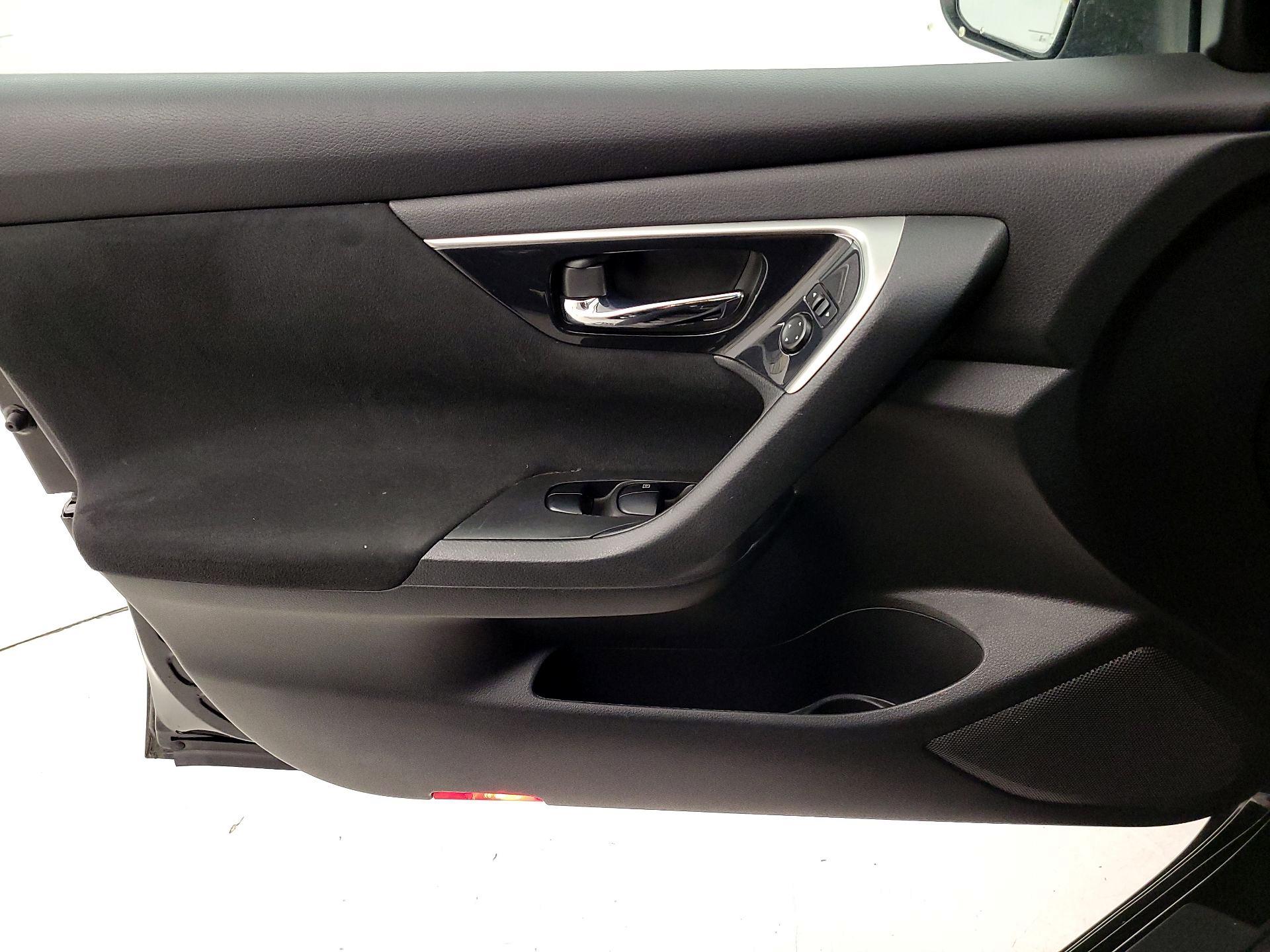 Thumbnail: 2014 Nissan Altima - 12