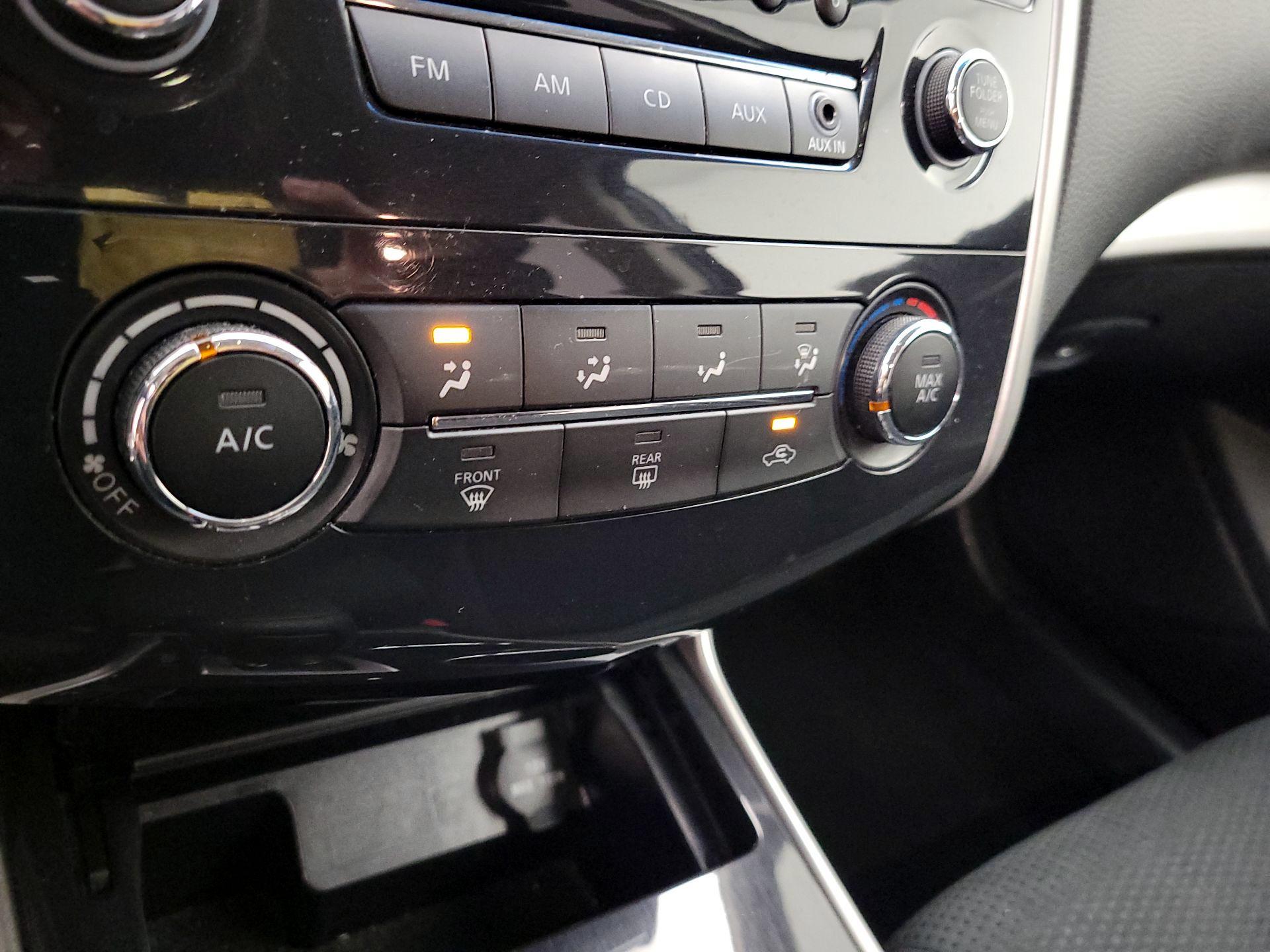 Thumbnail: 2014 Nissan Altima - 15