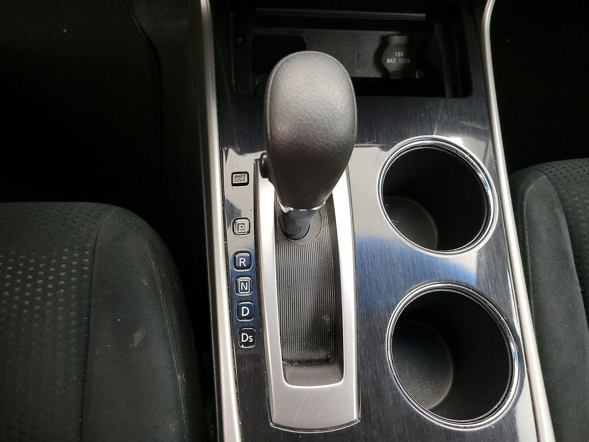 Thumbnail: 2014 Nissan Altima - 16