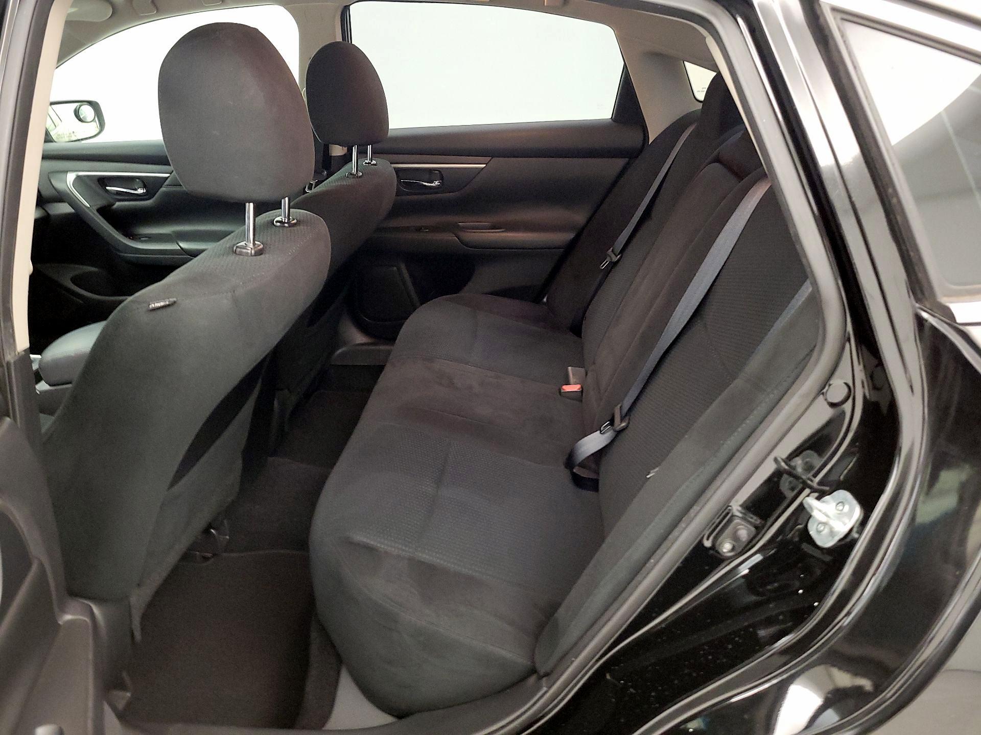 Thumbnail: 2015 Nissan Altima - 18